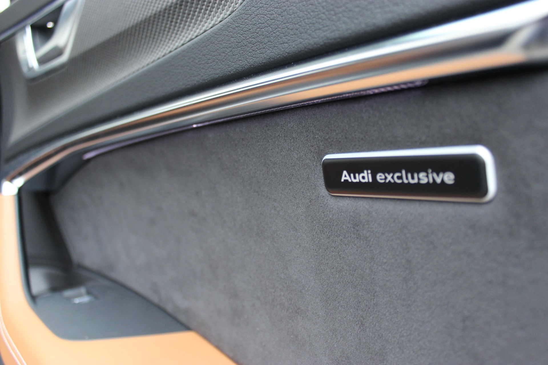 AUDI RS6 Avant 4.0 TFSI V8 quattro Audi exclusive *emerald green*-image-8