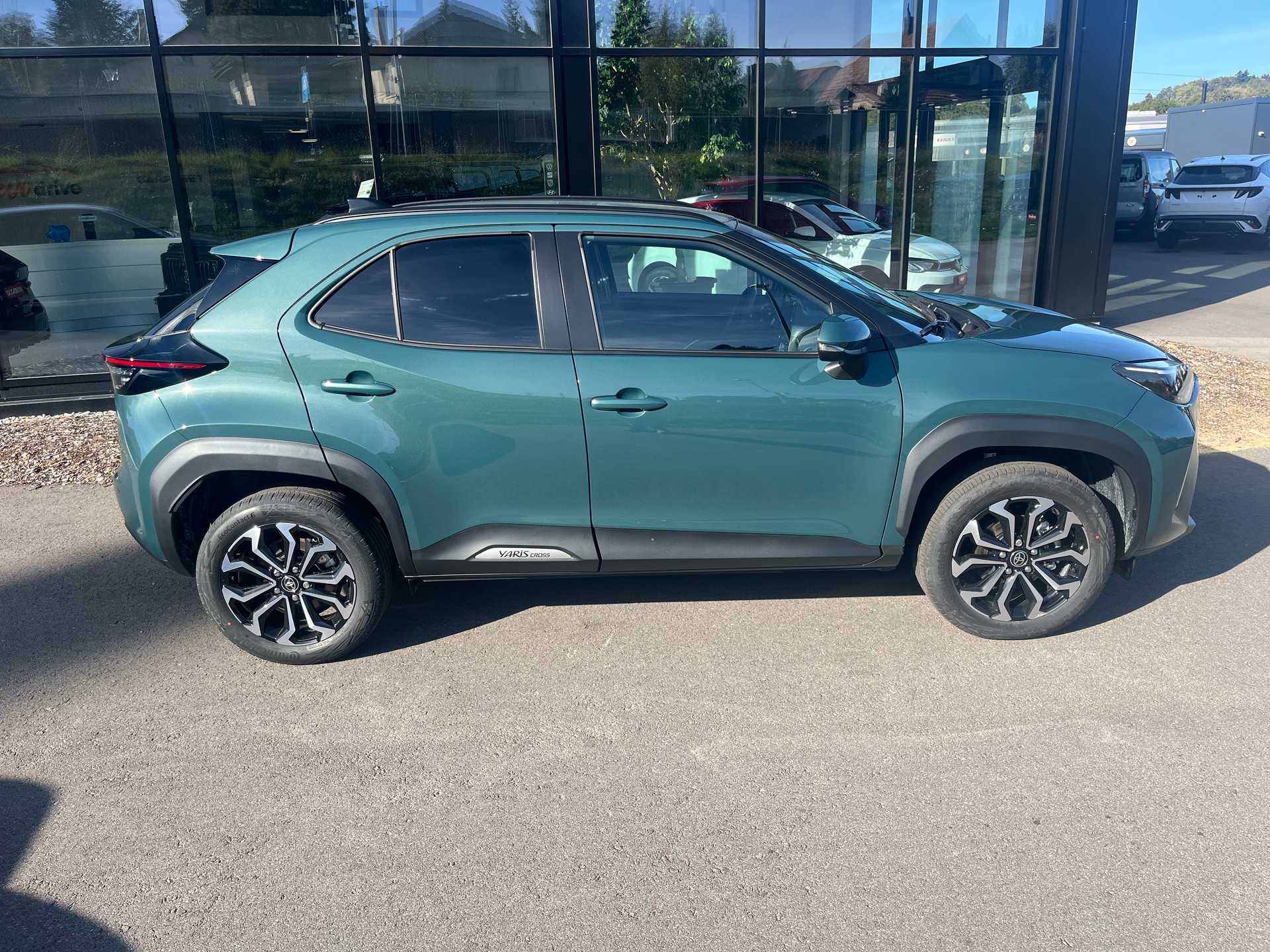 TOYOTA Yaris Cross 1.5 Trend e-CVT-image-1