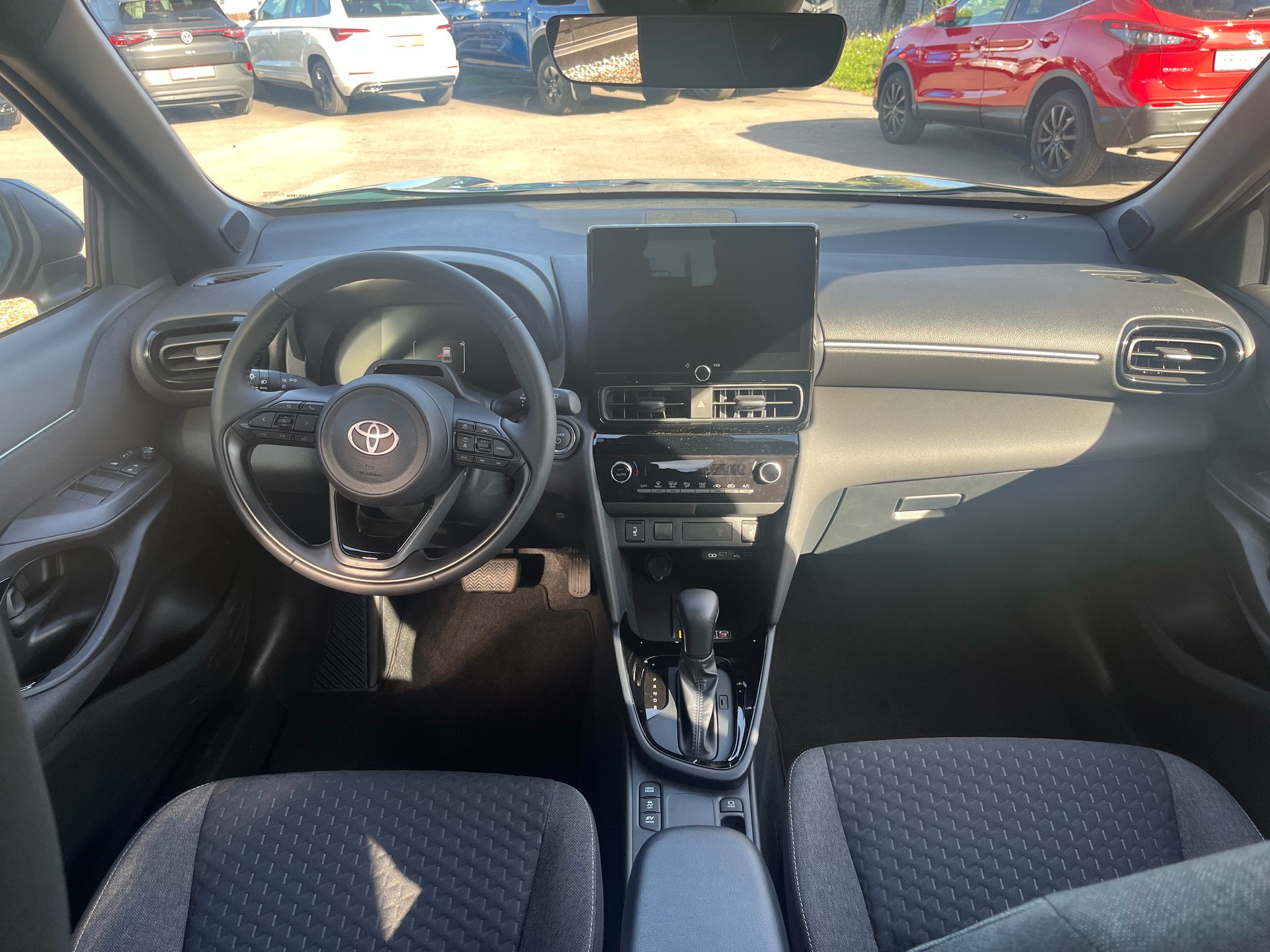 TOYOTA Yaris Cross 1.5 Trend e-CVT-image-6
