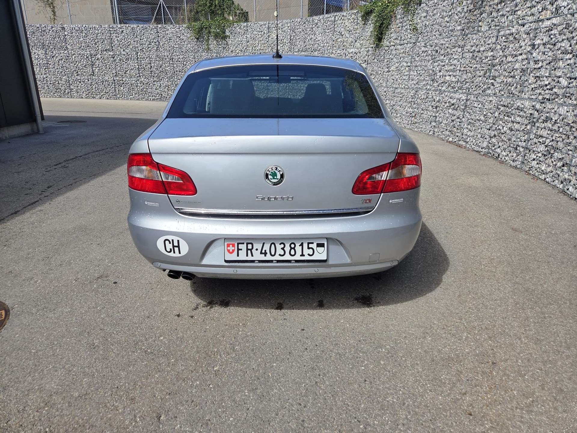 SKODA Superb 2.0 TDi Elegance DSG-image-3