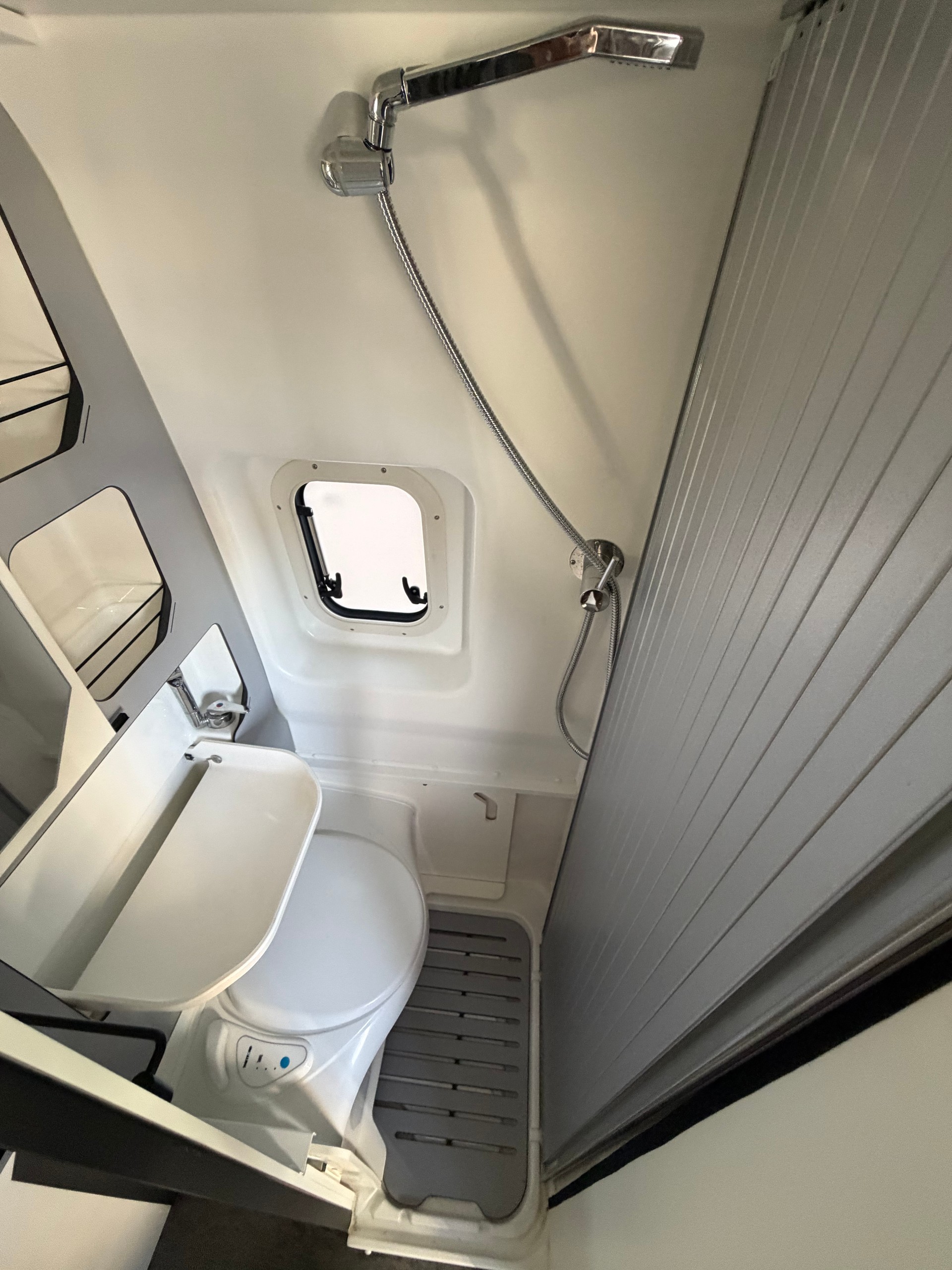 FIAT ***2.2 JTD 140PS*** BANTAM V 600 GT PREMIUM***AUFSTELLDACH***4.SCHLAFPLÄTZE***4.REISEPLÄTZE***NEUWERTIG***-image-17