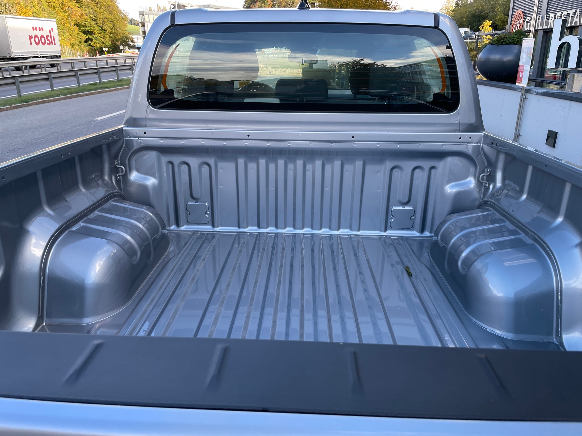 TOYOTA Hilux 2.8d MHEV Active Double Cab 4x4 mit AHK-image-8