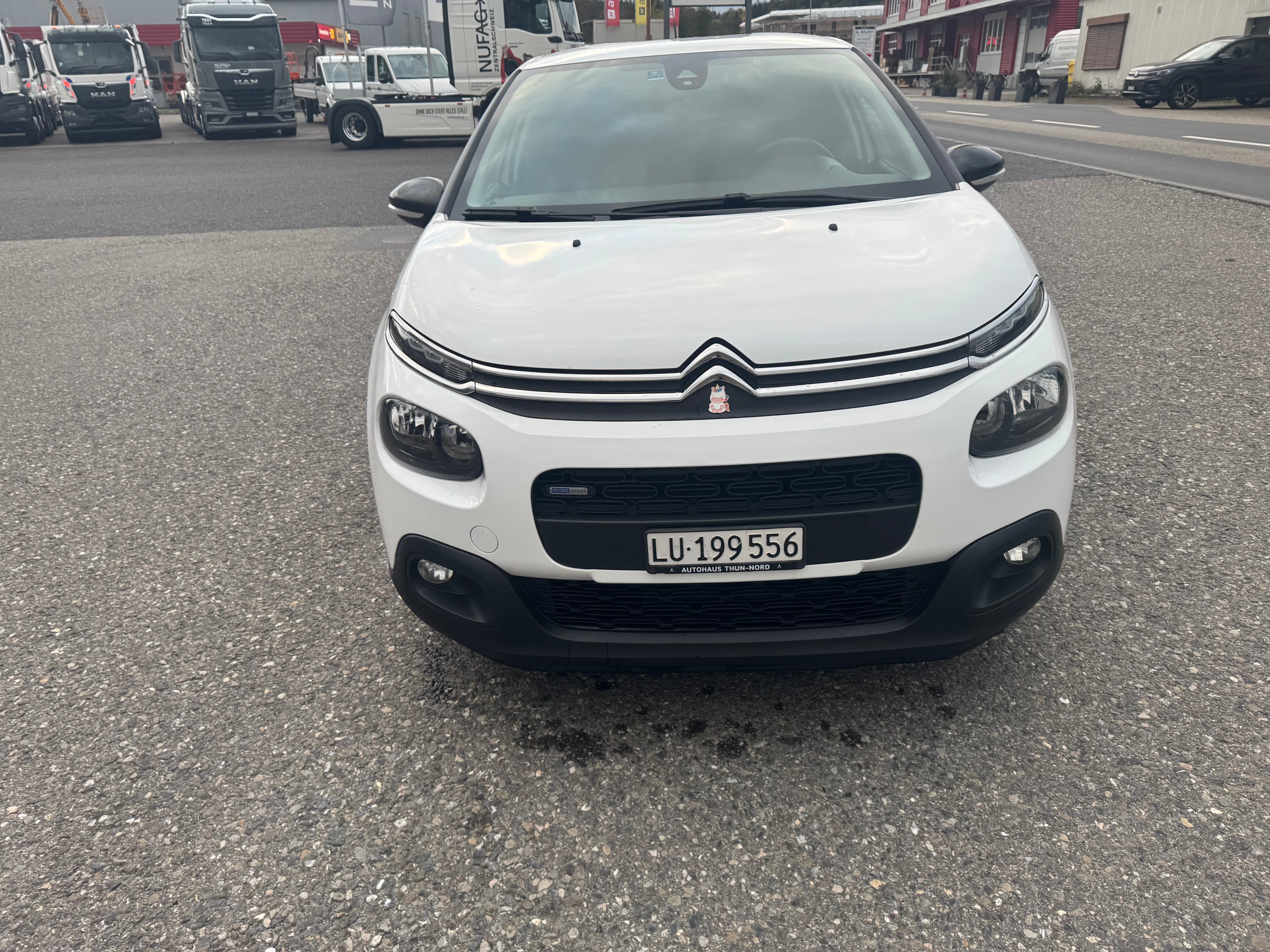 Car photo
