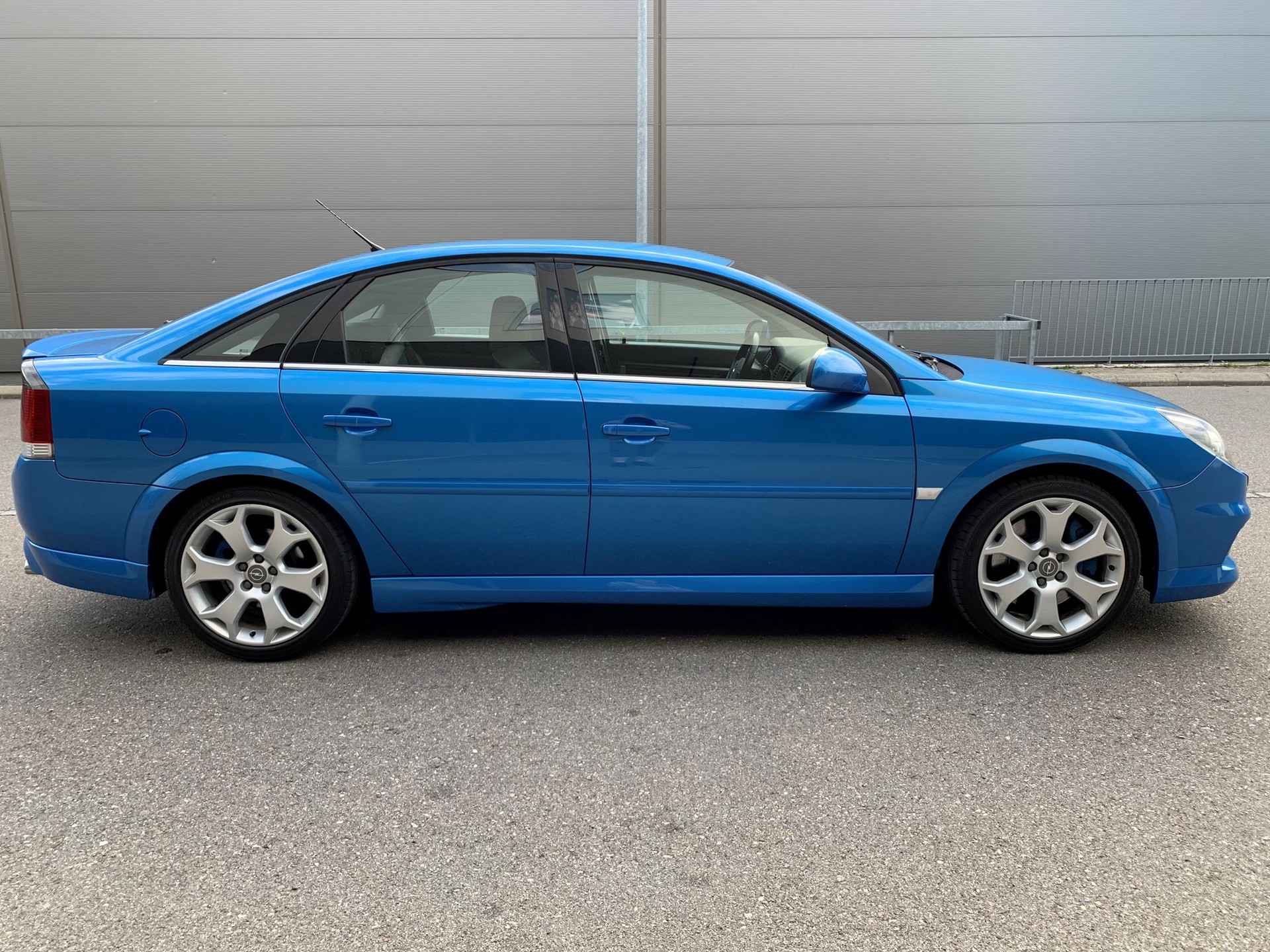 OPEL Vectra 2.8 Turbo V6 OPC-image-7