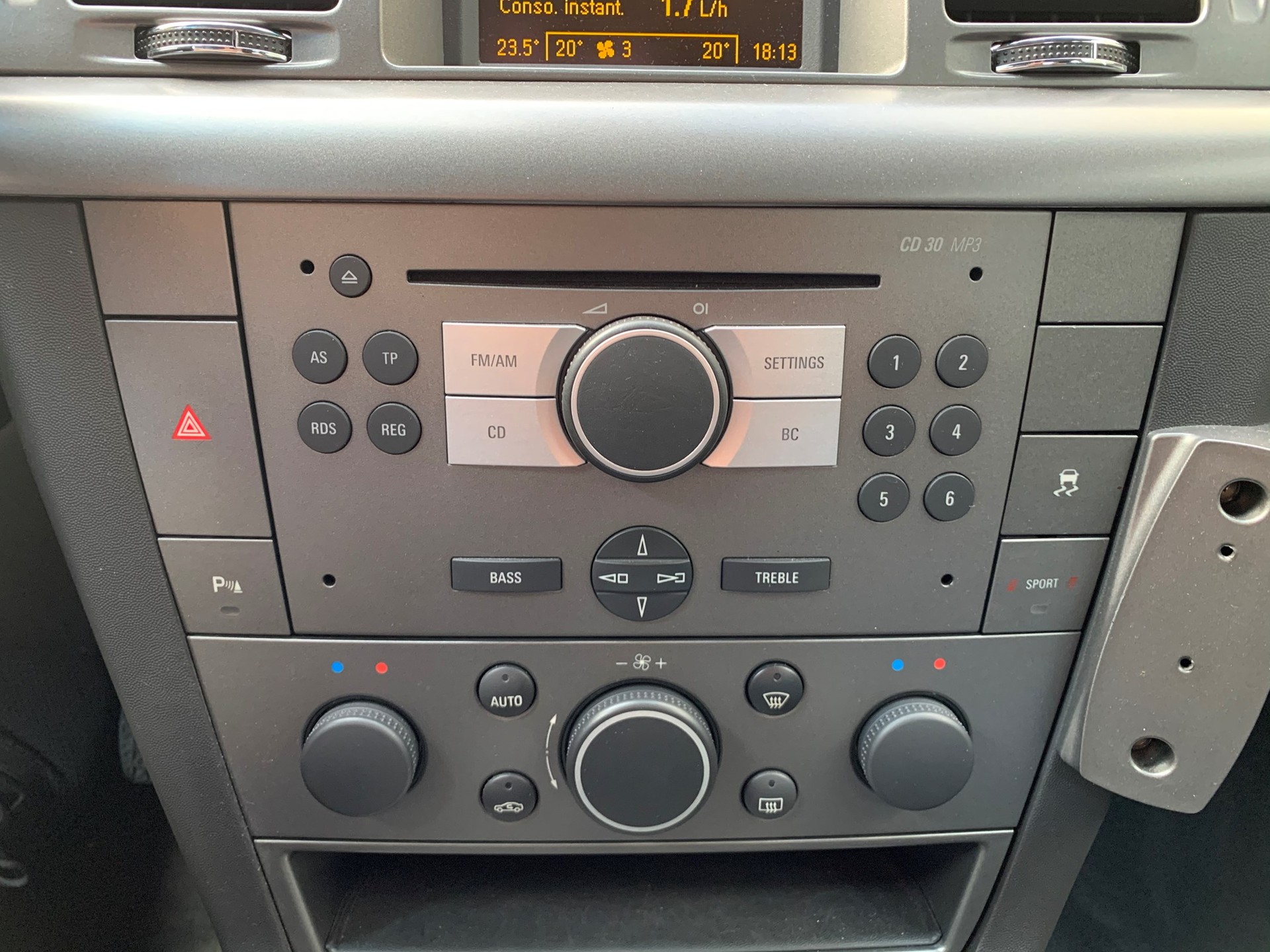 OPEL Vectra 2.8 Turbo V6 OPC-image-15