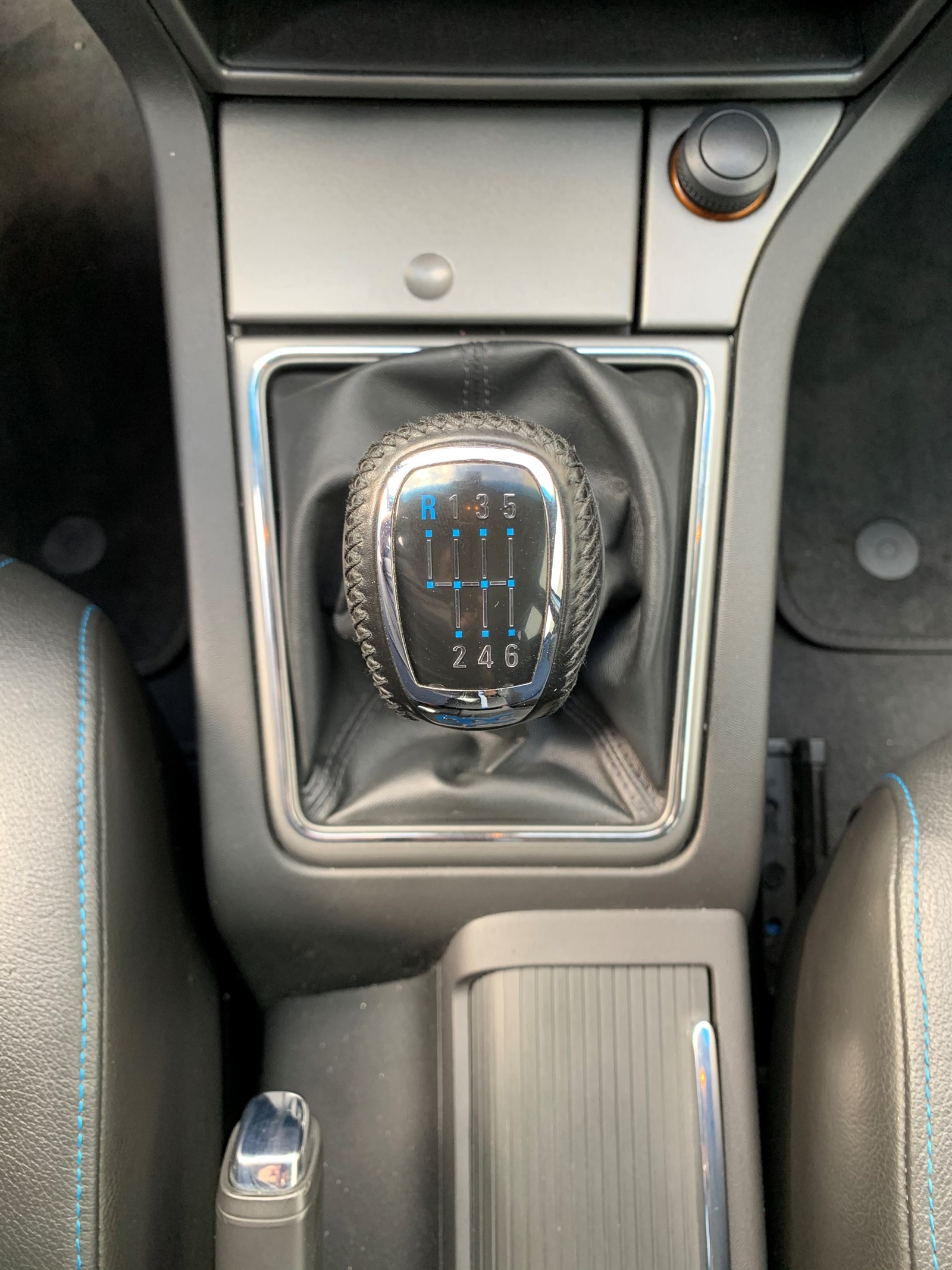 OPEL Vectra 2.8 Turbo V6 OPC-image-13
