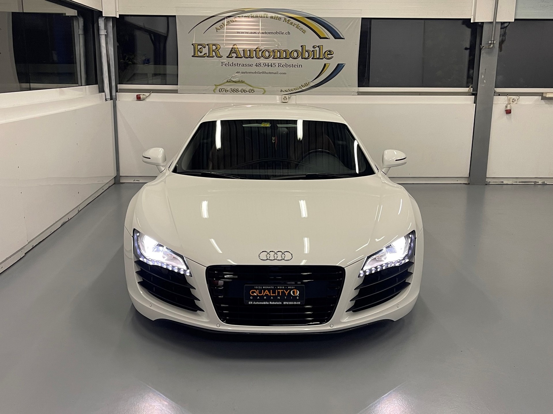 AUDI R8 Coupé 4.2-image-1