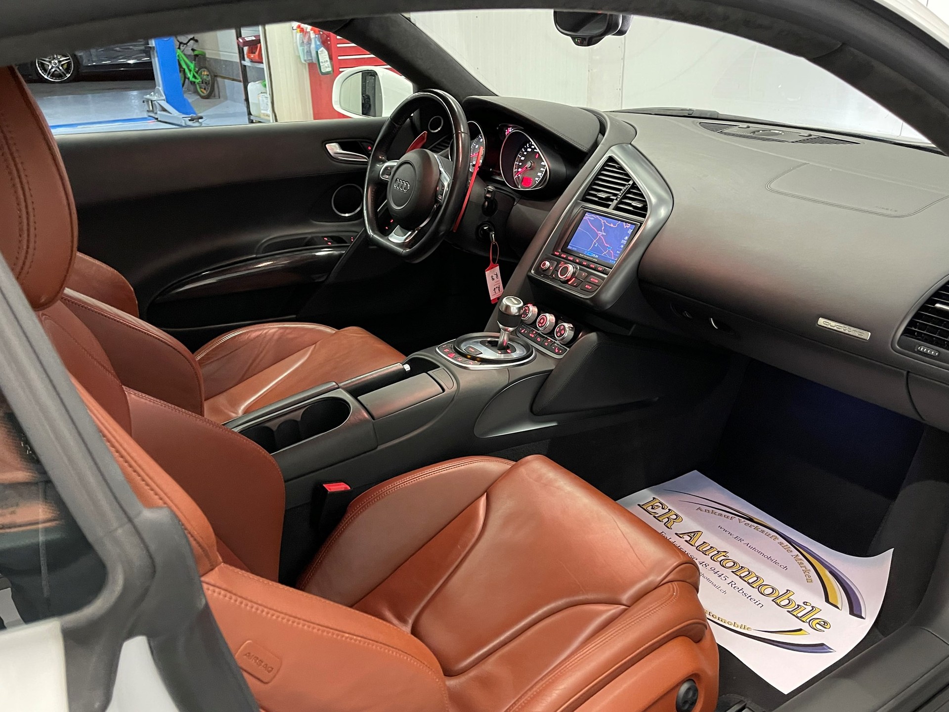AUDI R8 Coupé 4.2-image-13