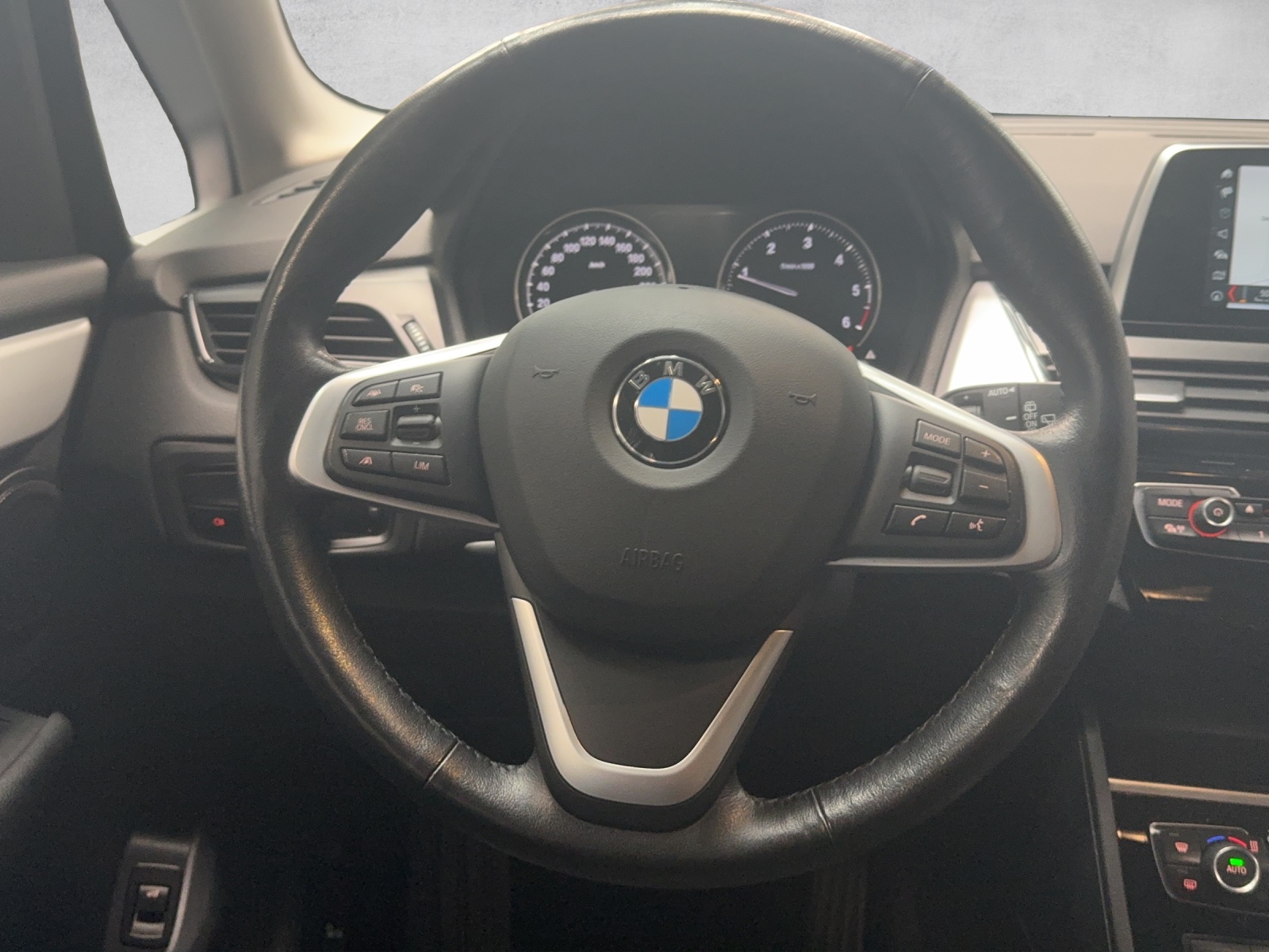 BMW 218d xDrive Active Tourer Steptronic Travel Edition-image-13