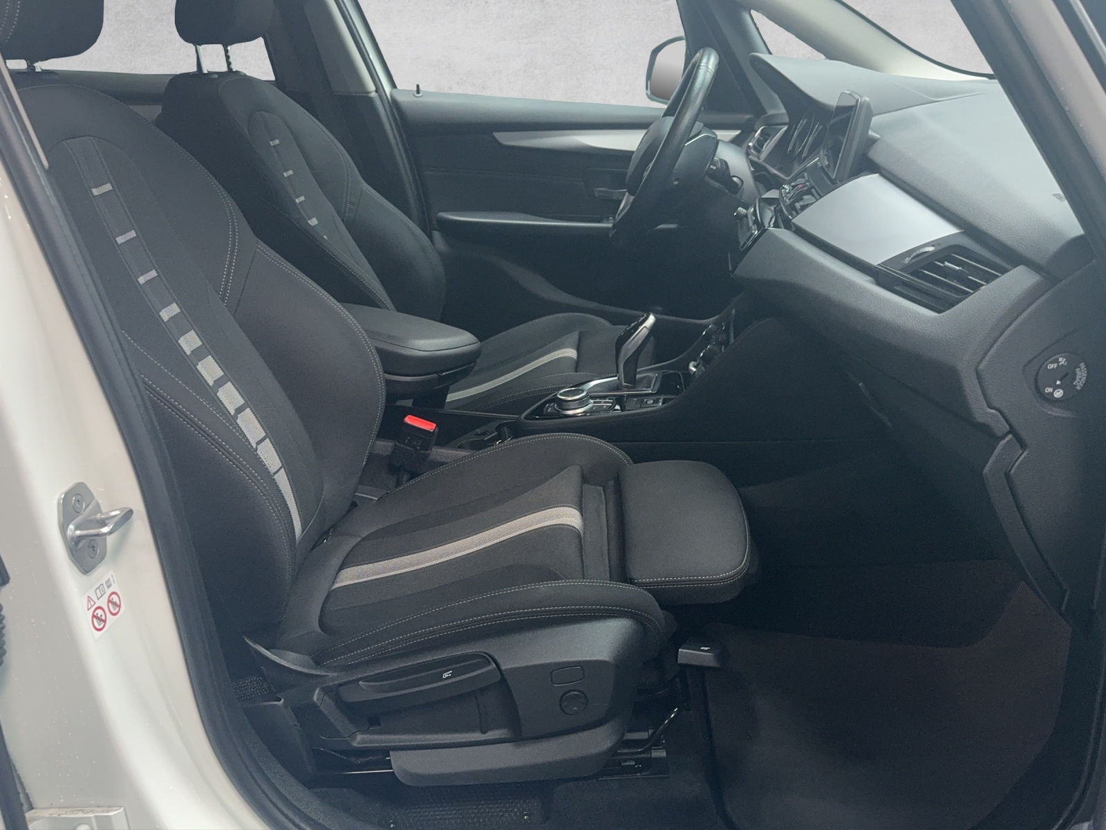 BMW 218d xDrive Active Tourer Steptronic Travel Edition-image-18