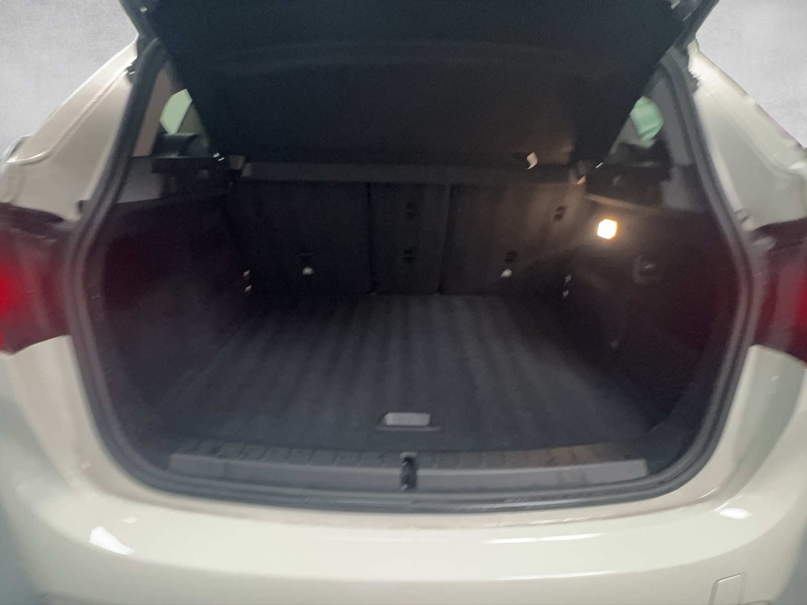 BMW 218d xDrive Active Tourer Steptronic Travel Edition-image-21