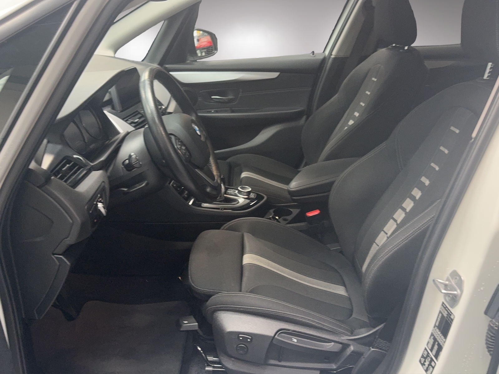 BMW 218d xDrive Active Tourer Steptronic Travel Edition-image-9