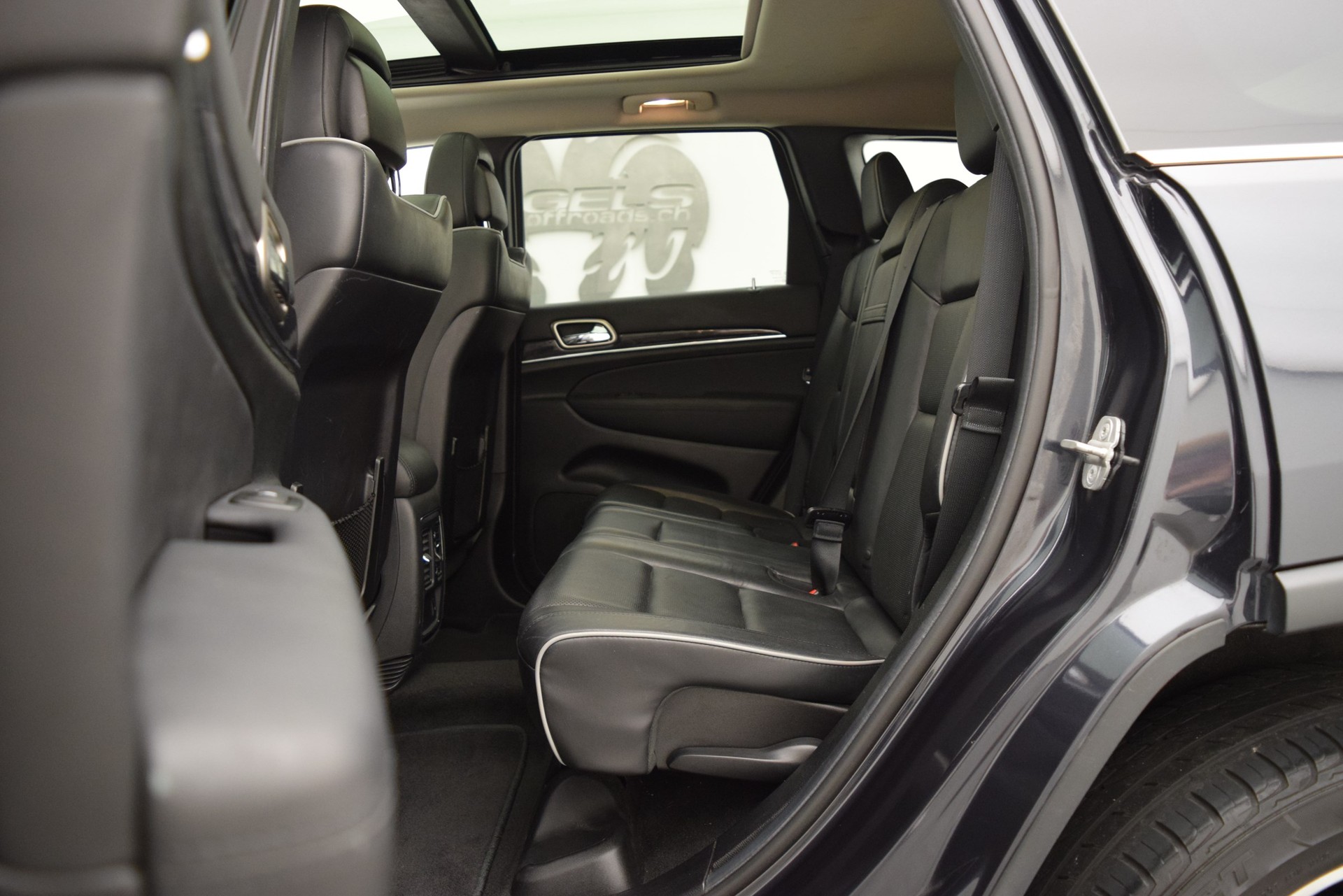JEEP Grand Cherokee CRD Overland-image-9