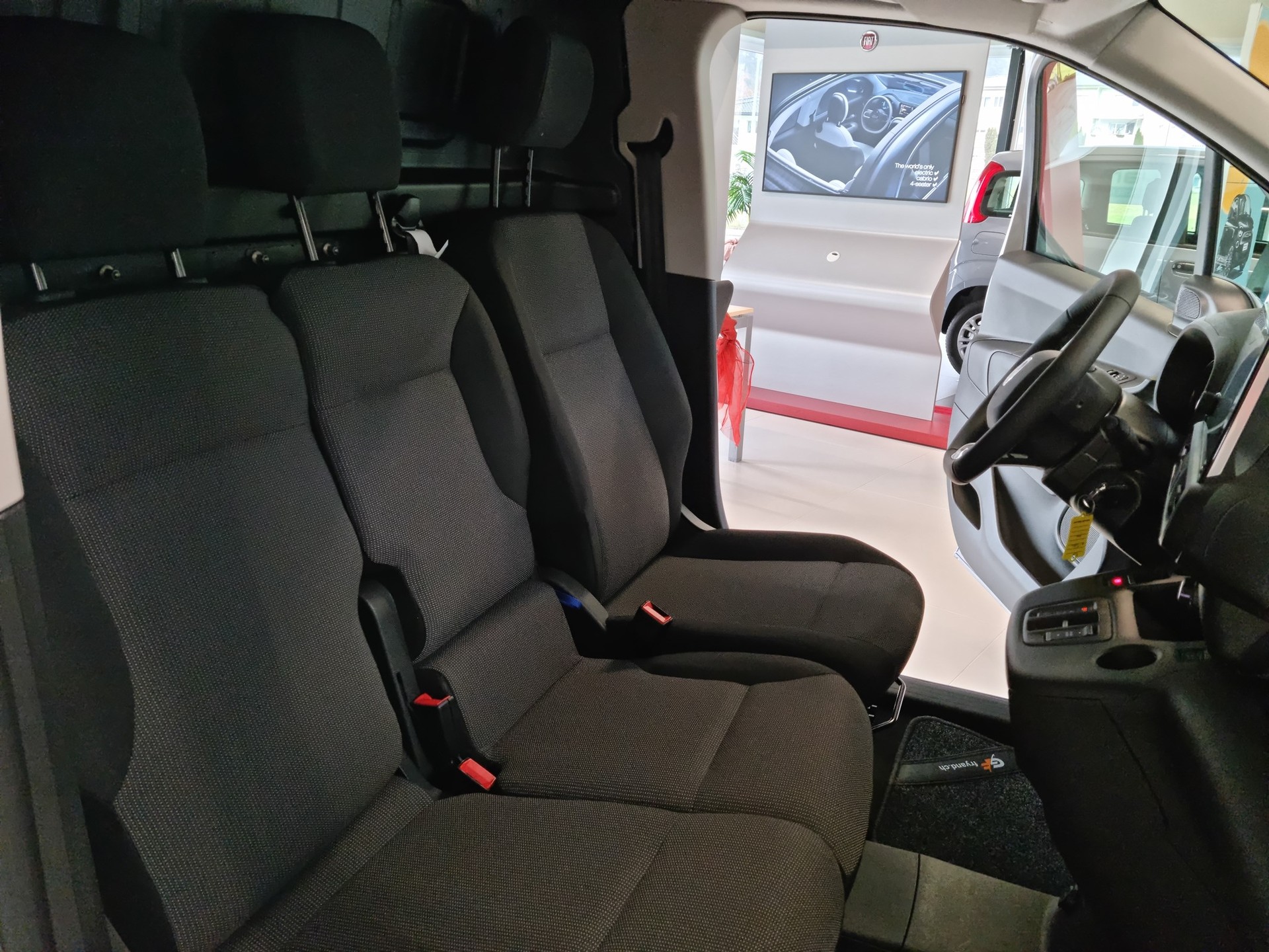 FIAT E-Doblo L1 50kWh 800kg Pro-image-9