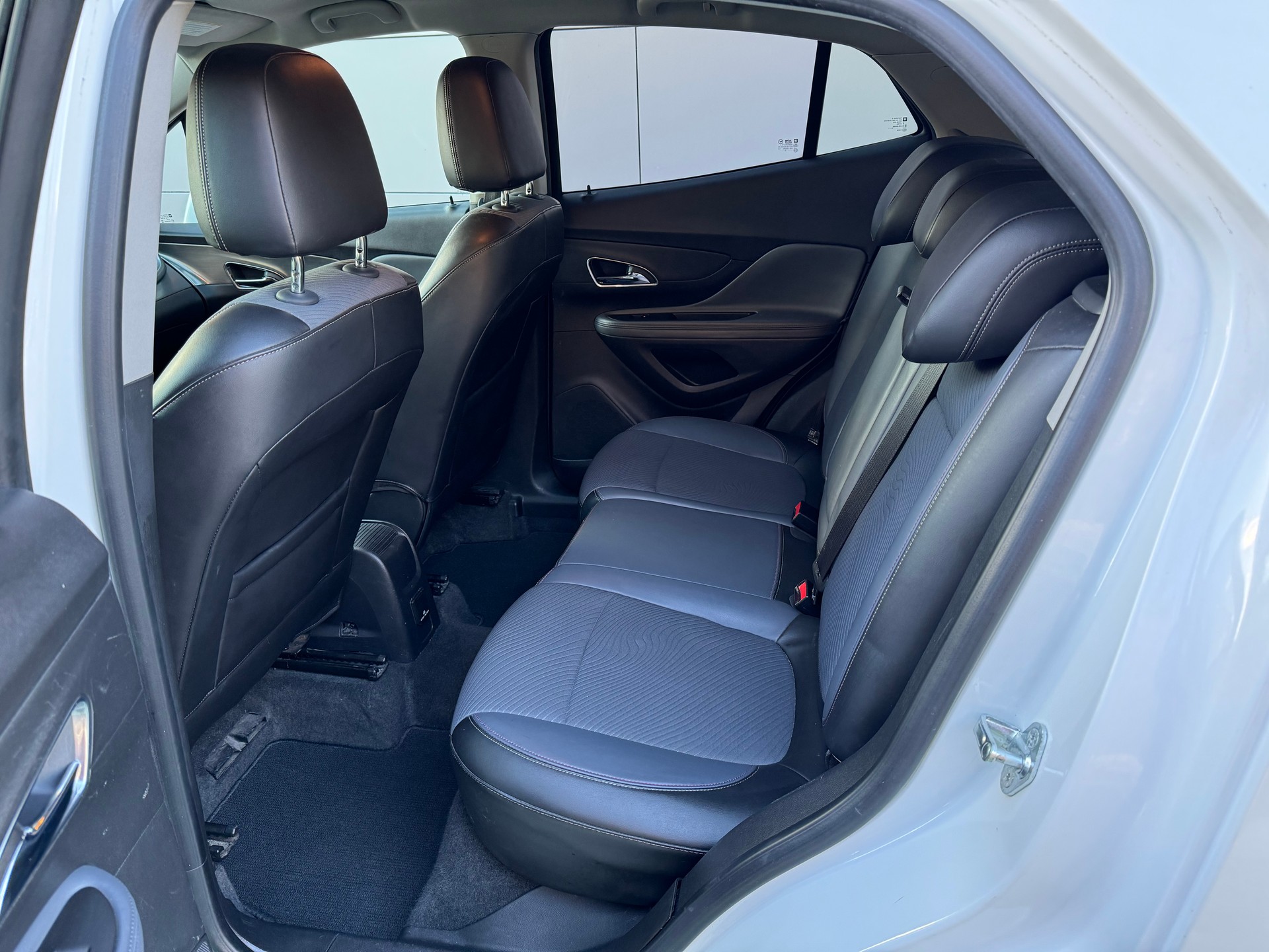 OPEL Mokka 1.4i 16V Turbo Enjoy 4WD-image-11