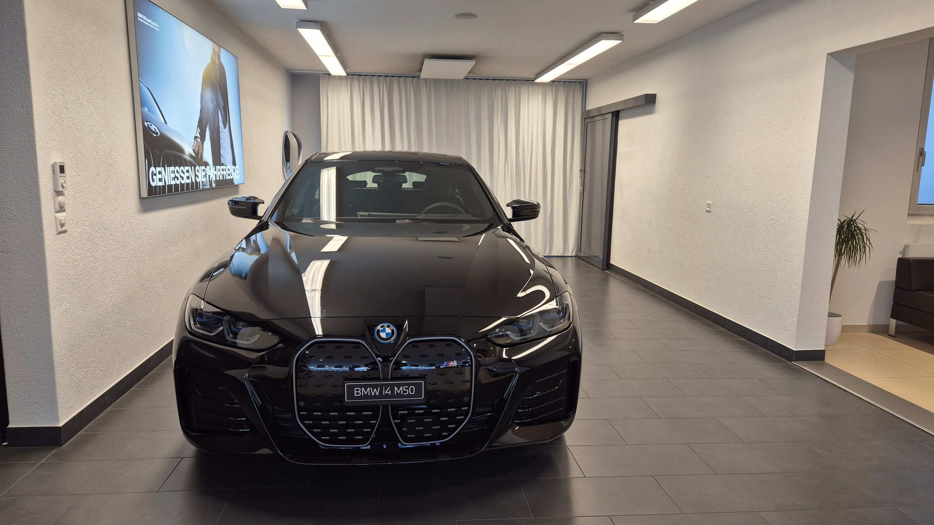 BMW i4 M50 M Sport Pro-image-1