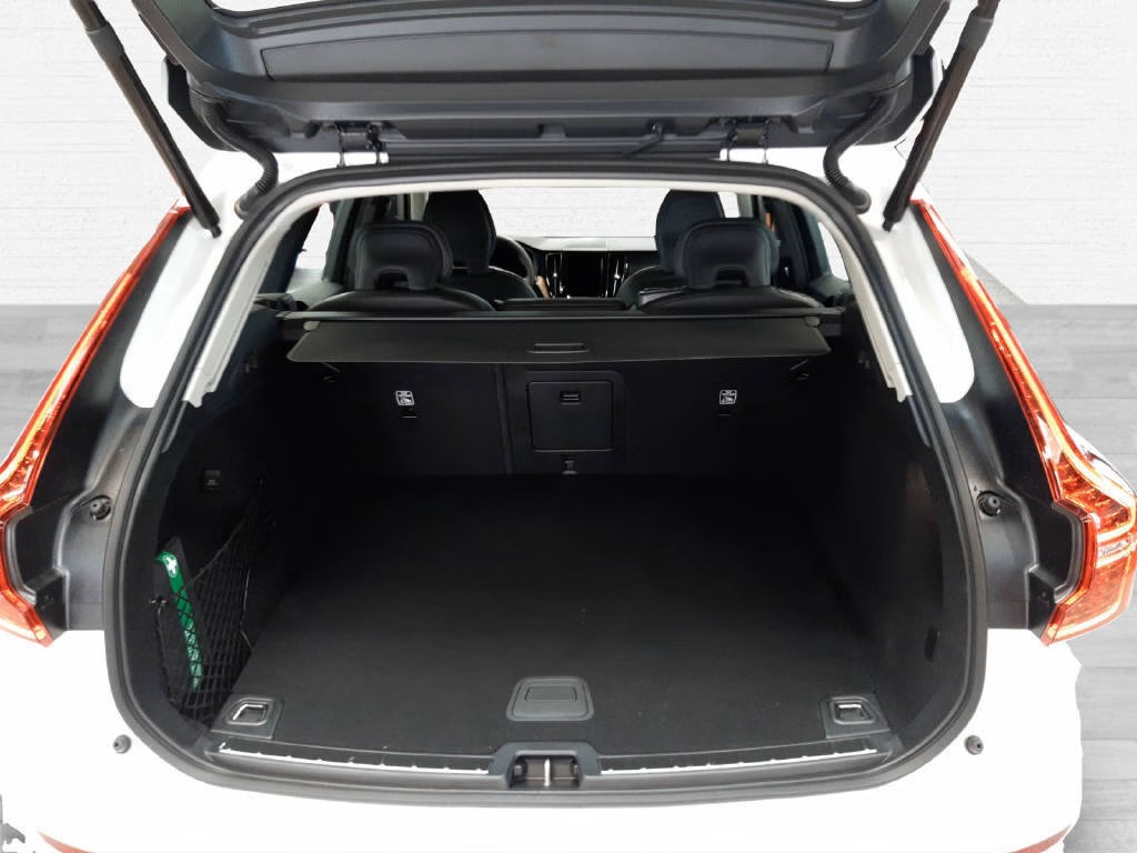 VOLVO XC60 T8 eAWD PluginHybrid Ultimate Dark Geartronic-image-5