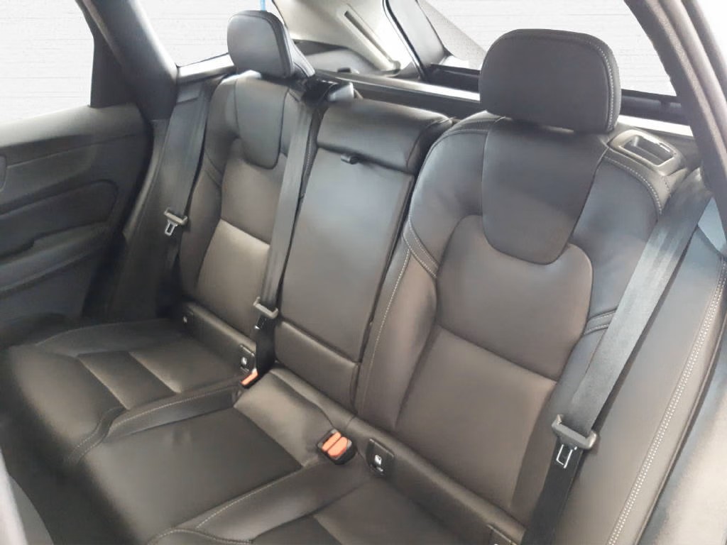 VOLVO XC60 T8 eAWD PluginHybrid Ultimate Dark Geartronic-image-4