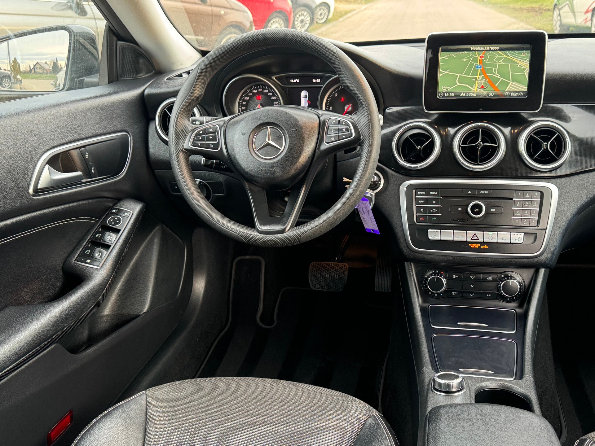 MERCEDES-BENZ CLA Shooting Br 200 d Swiss Star AMG Line 4M-image-9