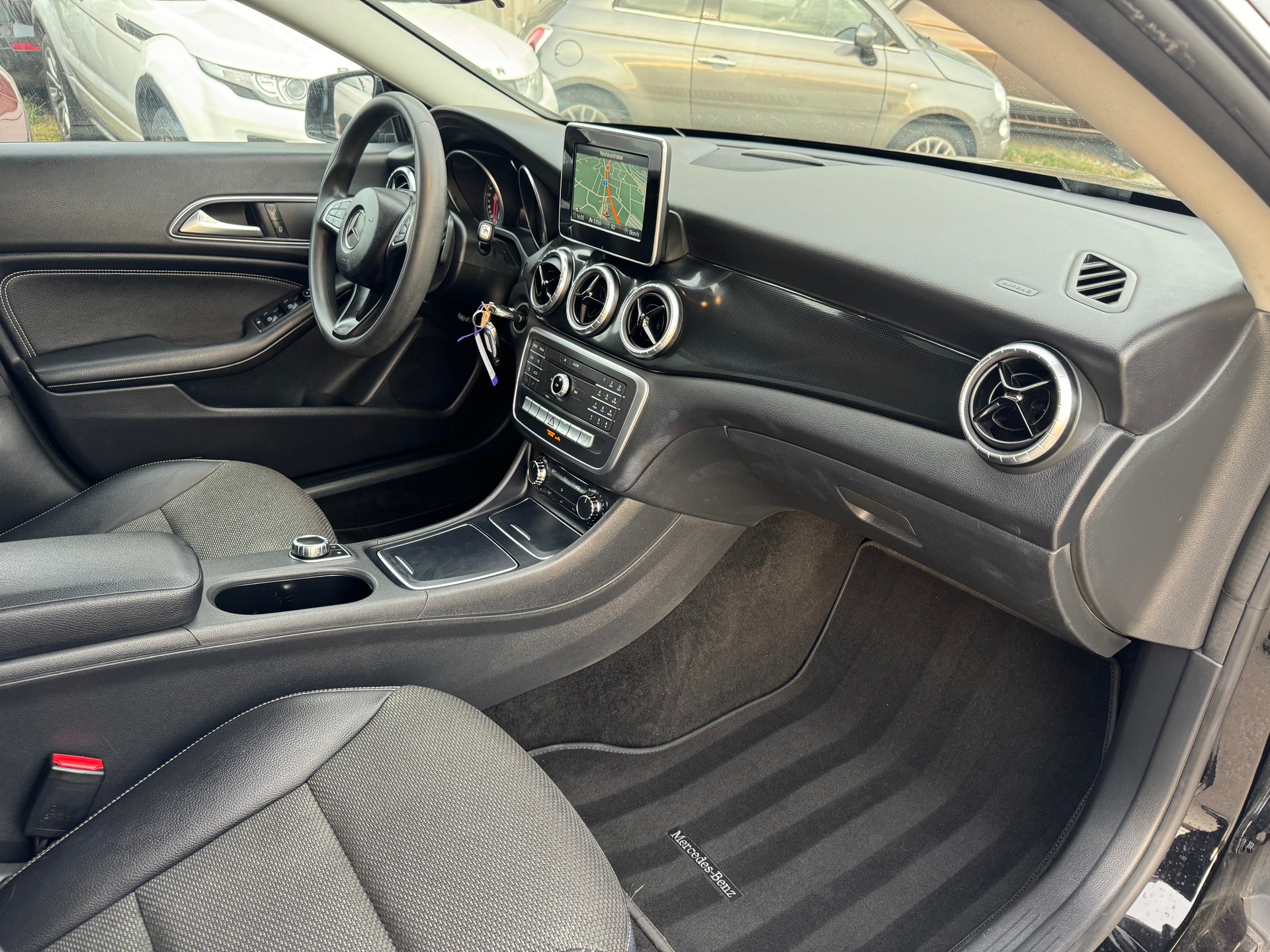 MERCEDES-BENZ CLA Shooting Br 200 d Swiss Star AMG Line 4M-image-6