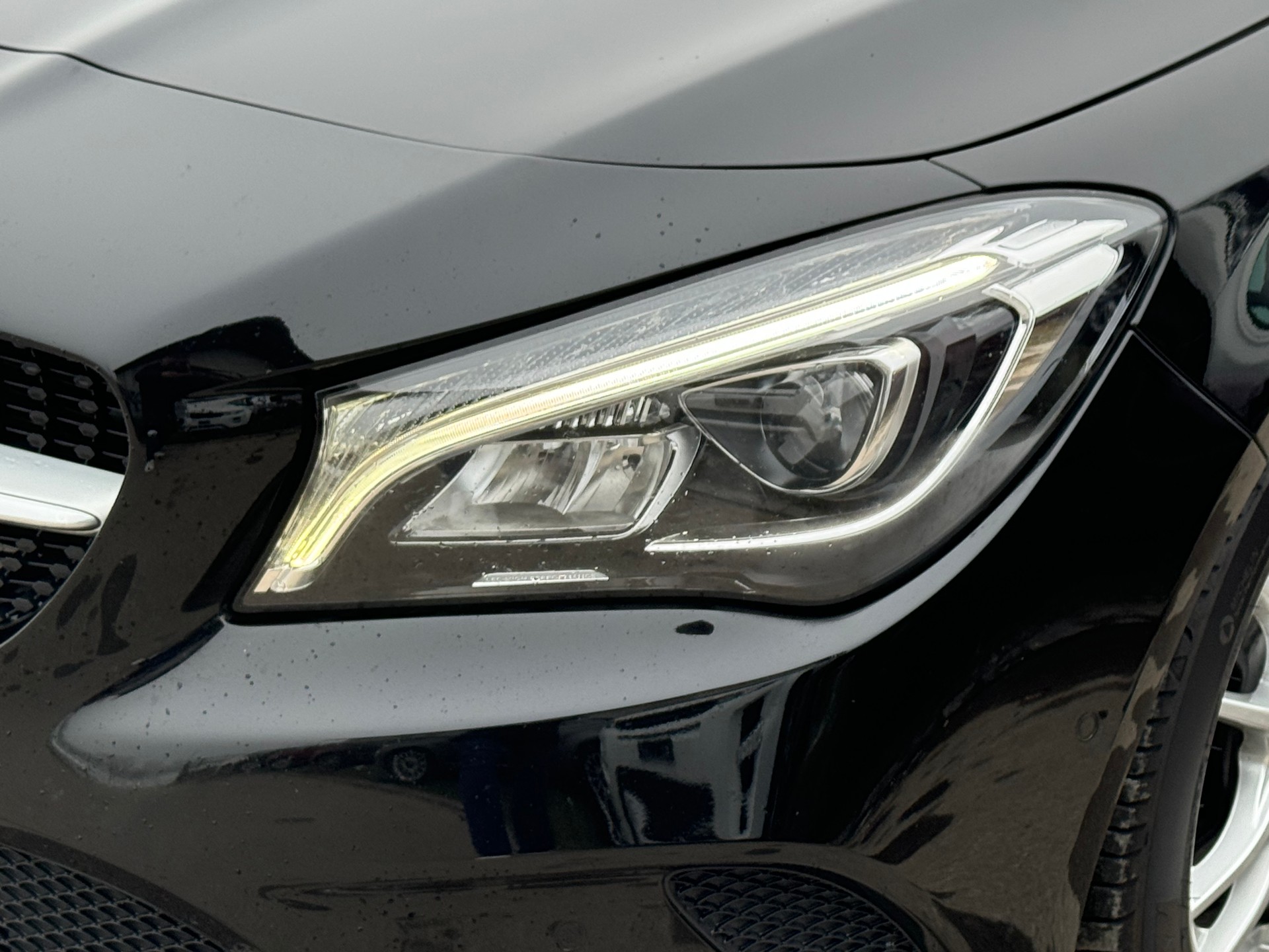 MERCEDES-BENZ CLA Shooting Br 200 d Swiss Star AMG Line 4M-image-4
