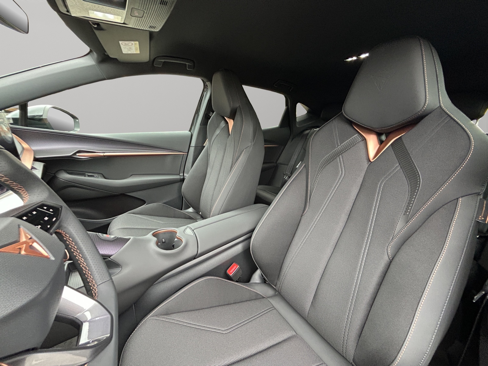 CUPRA Tavascan 77 kWh Edge 4D-image-5