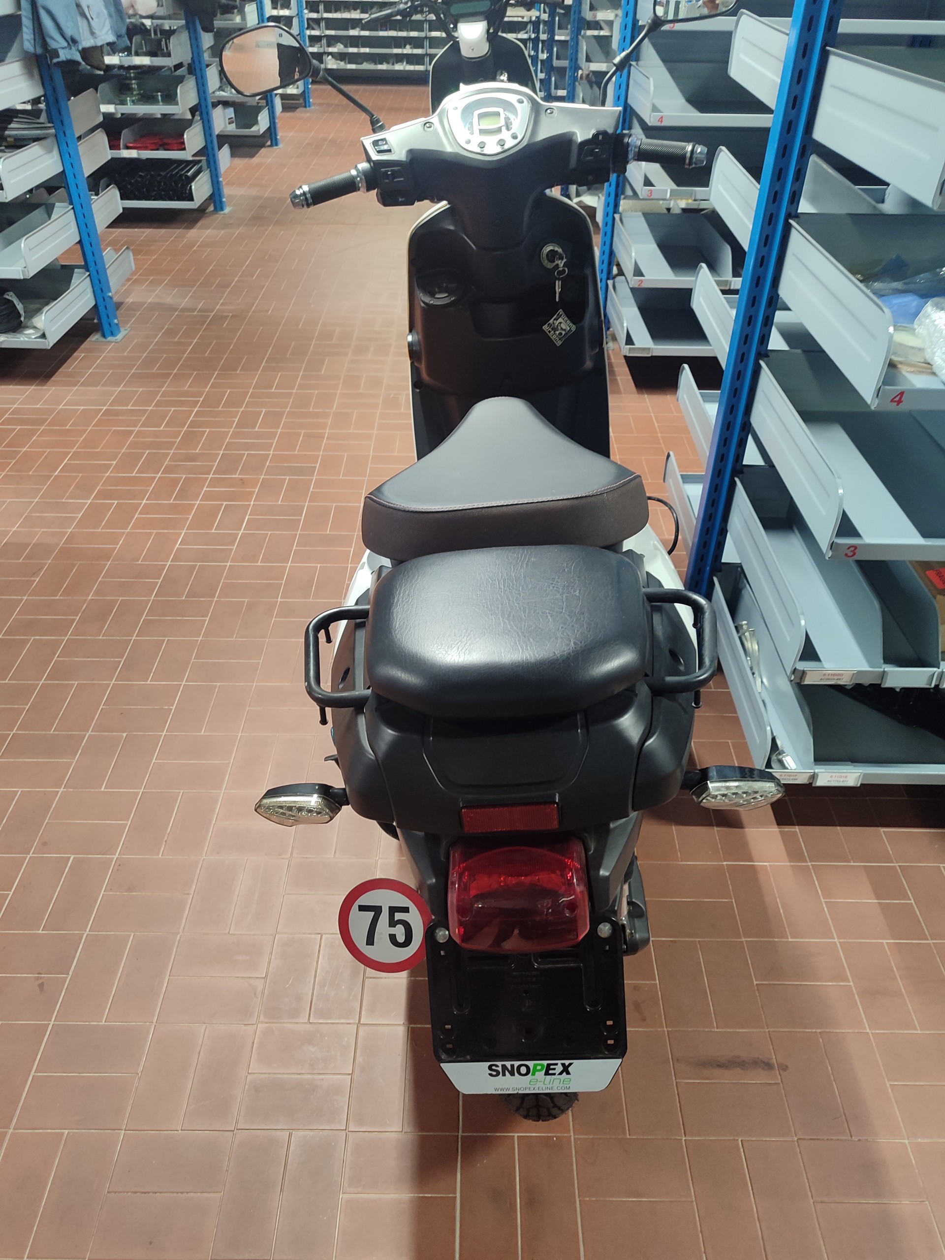 E-SCOOTER FD MOTORS F8-image-2