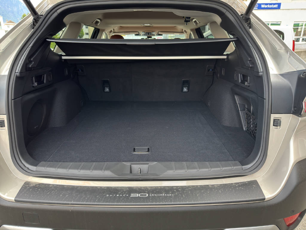 SUBARU Outback 2.5i 30th Anniversary Edition-image-15