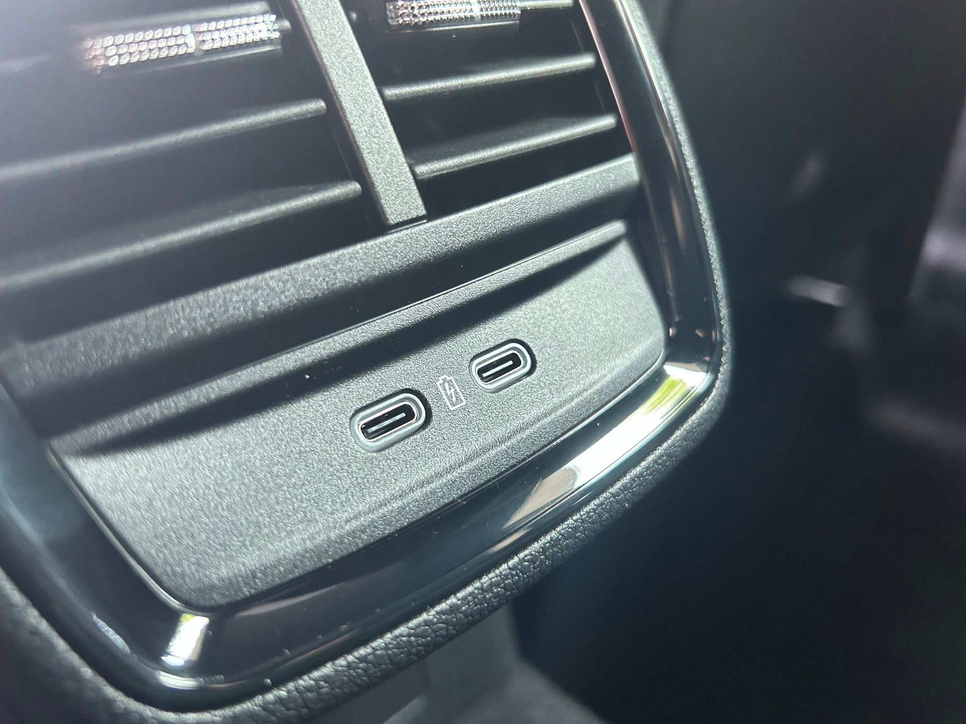 SKODA Kamiq 1.0 TSI Monte Carlo DSG-image-10
