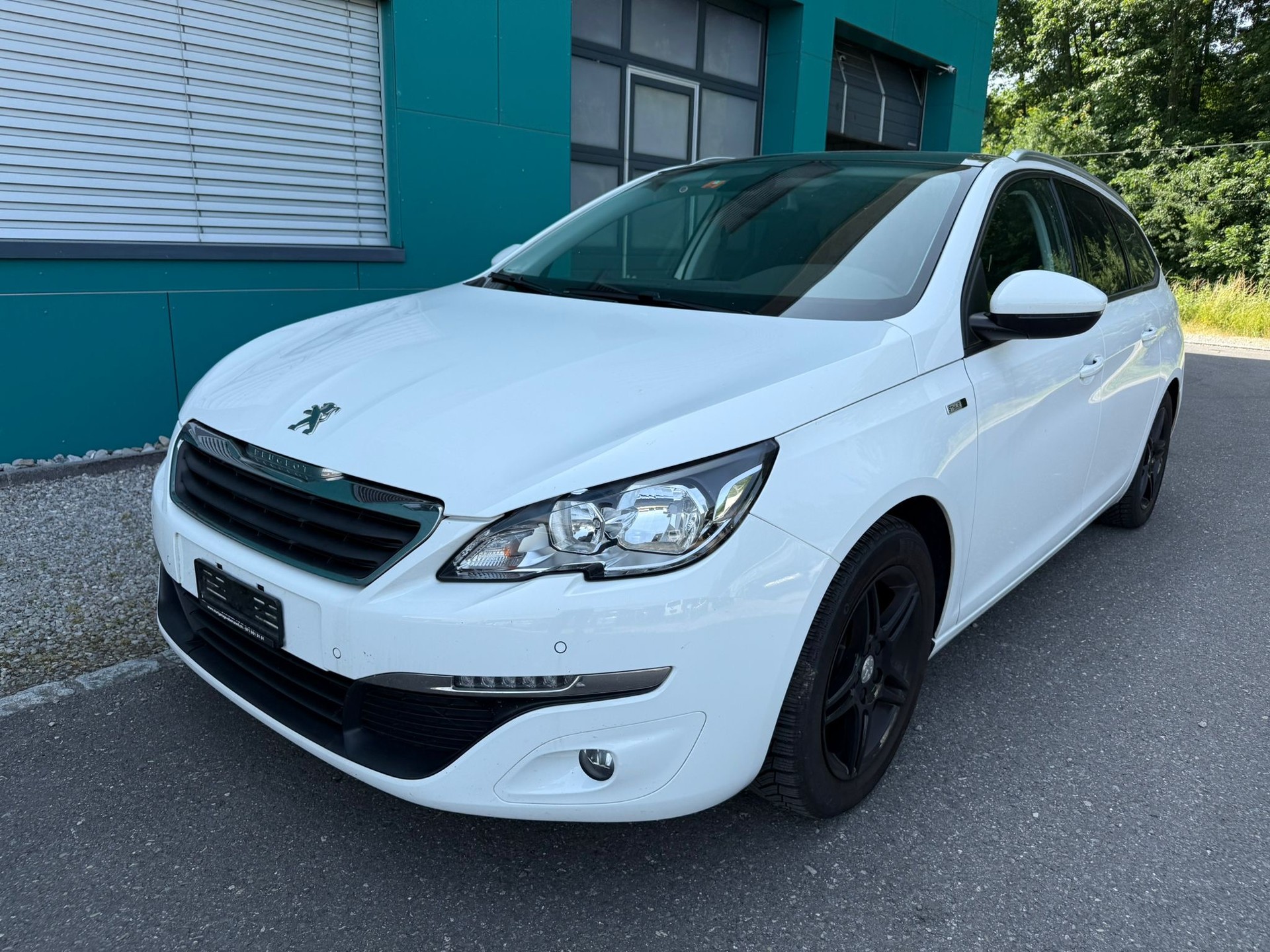PEUGEOT 308 SW 1.2 THP Style Automatic-image-0