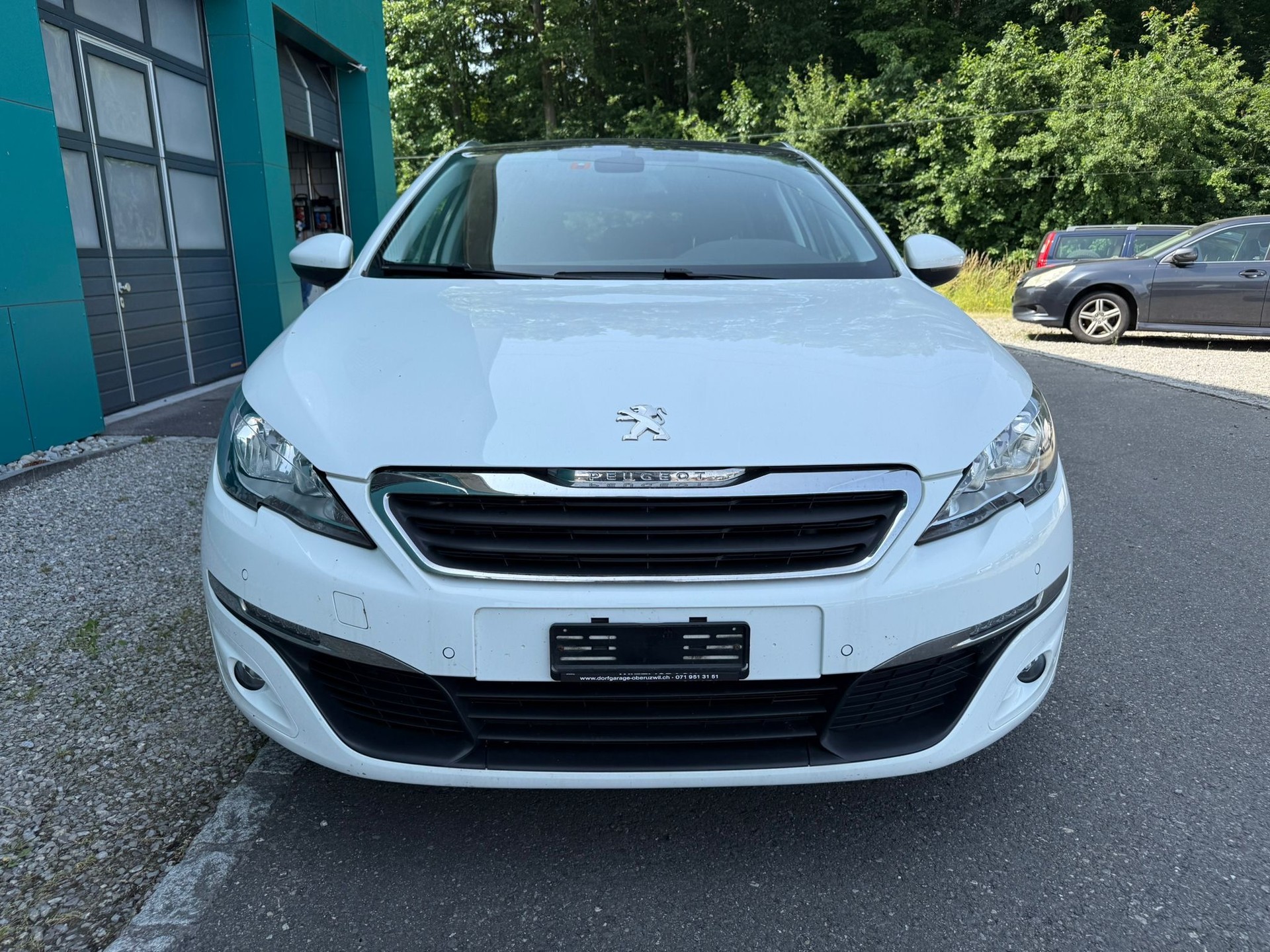 PEUGEOT 308 SW 1.2 THP Style Automatic-image-1
