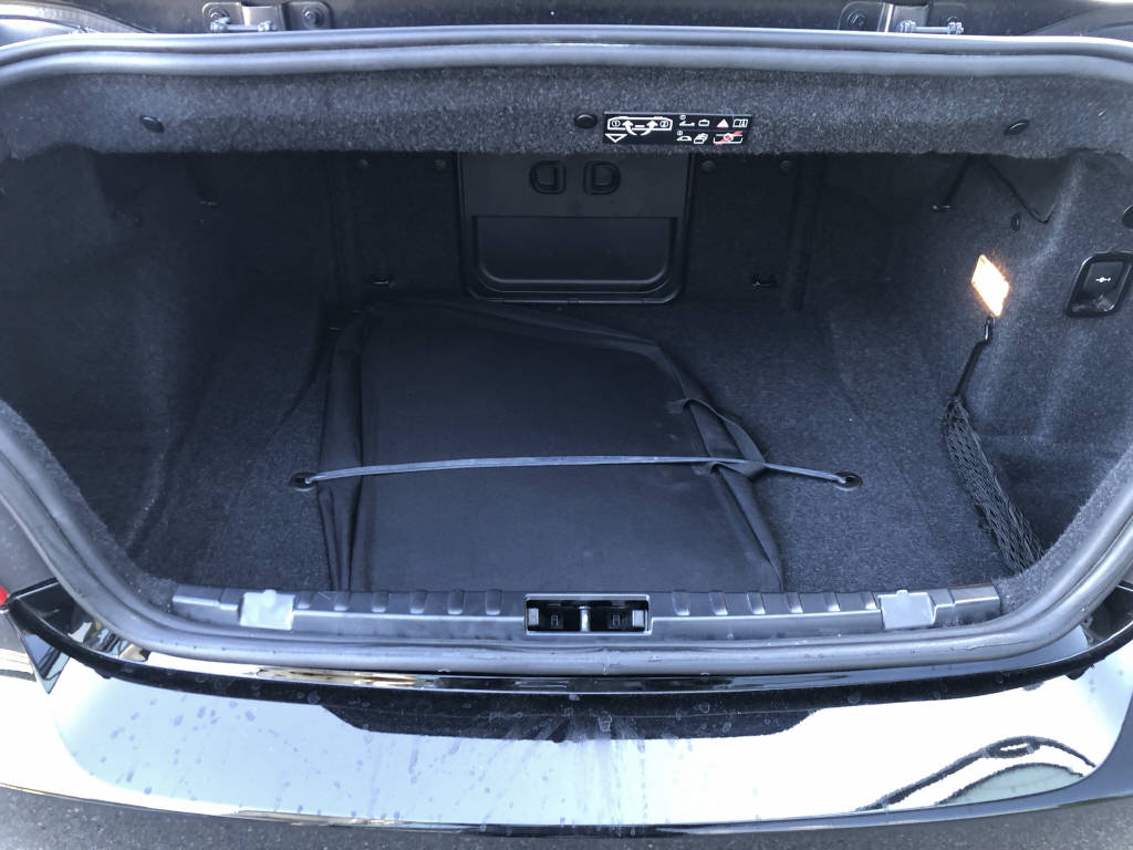 BMW 118i Cabrio-image-9