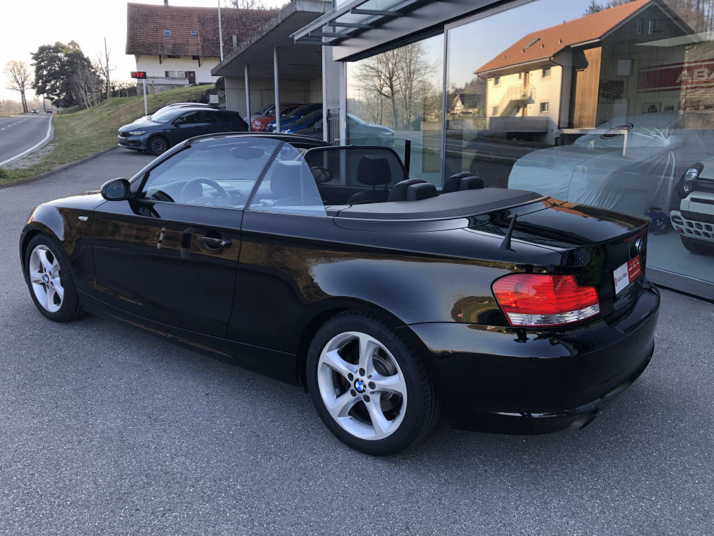BMW 118i Cabrio-image-6