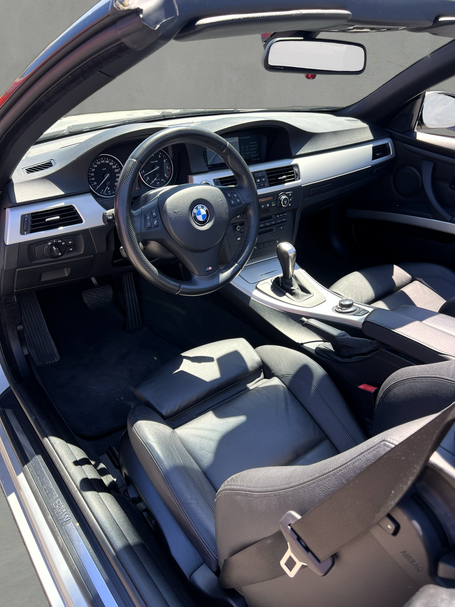 BMW 330i Cabriolet Steptronic-image-16