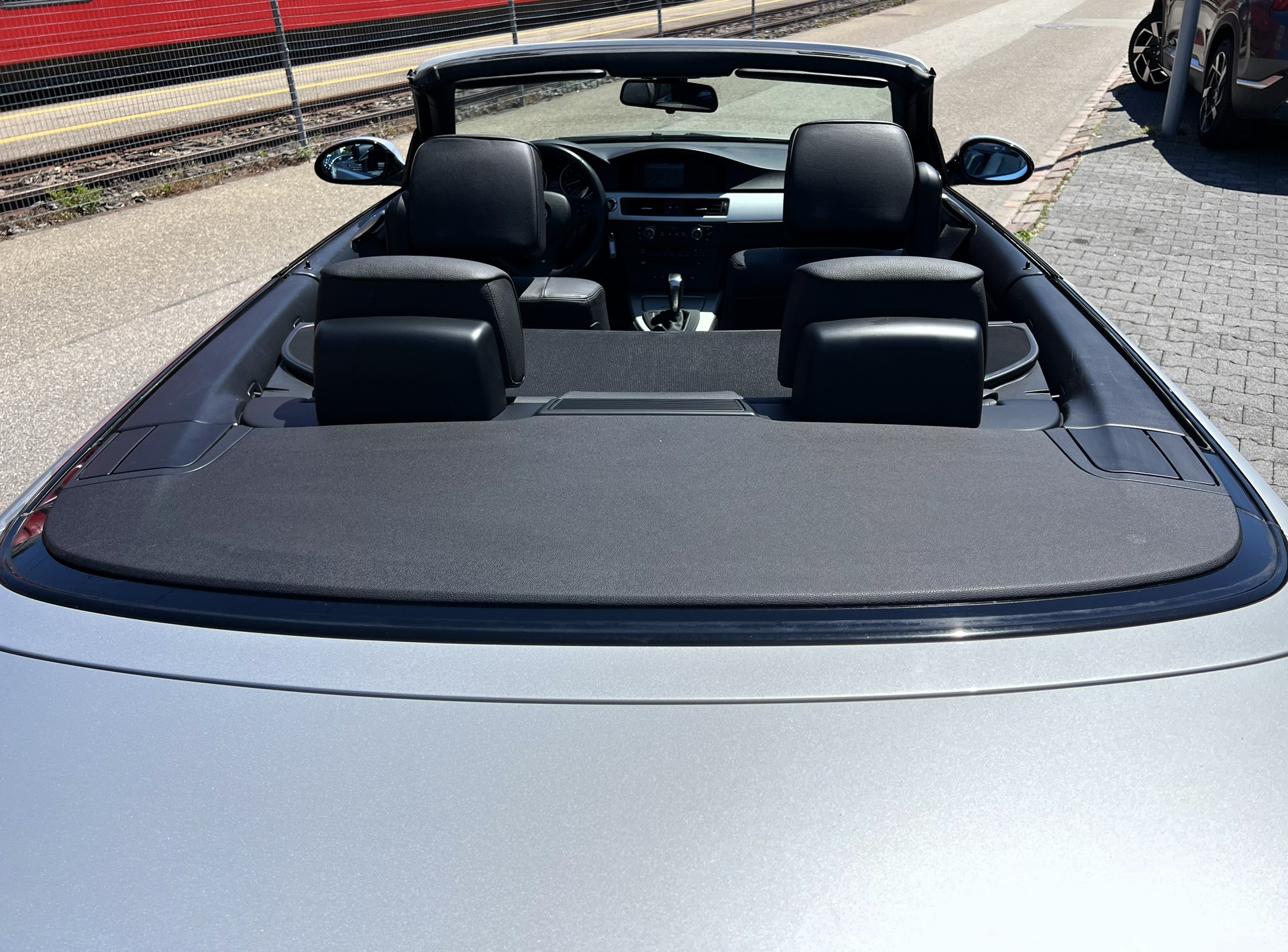 BMW 330i Cabriolet Steptronic-image-19