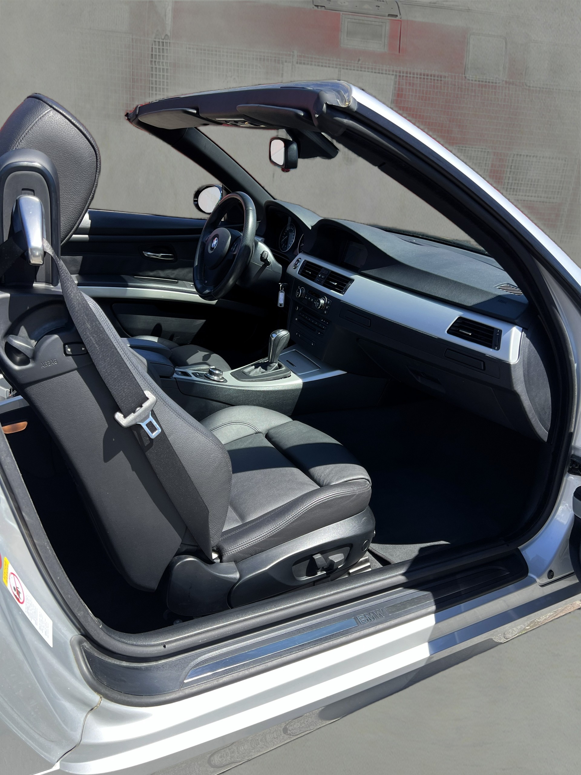 BMW 330i Cabriolet Steptronic-image-13