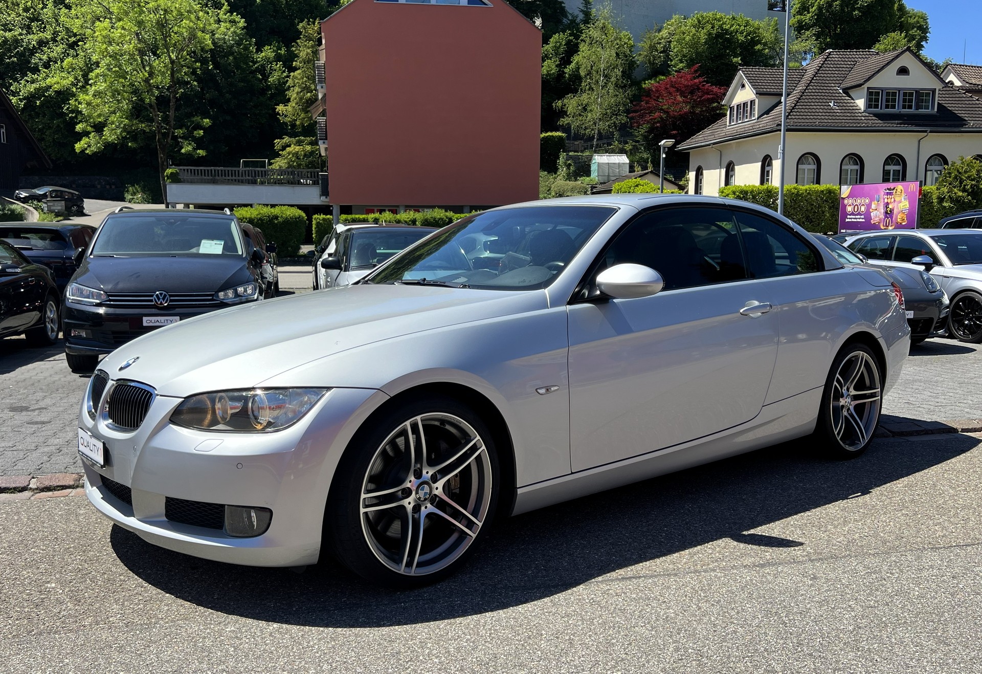 BMW 330i Cabriolet Steptronic-image-24