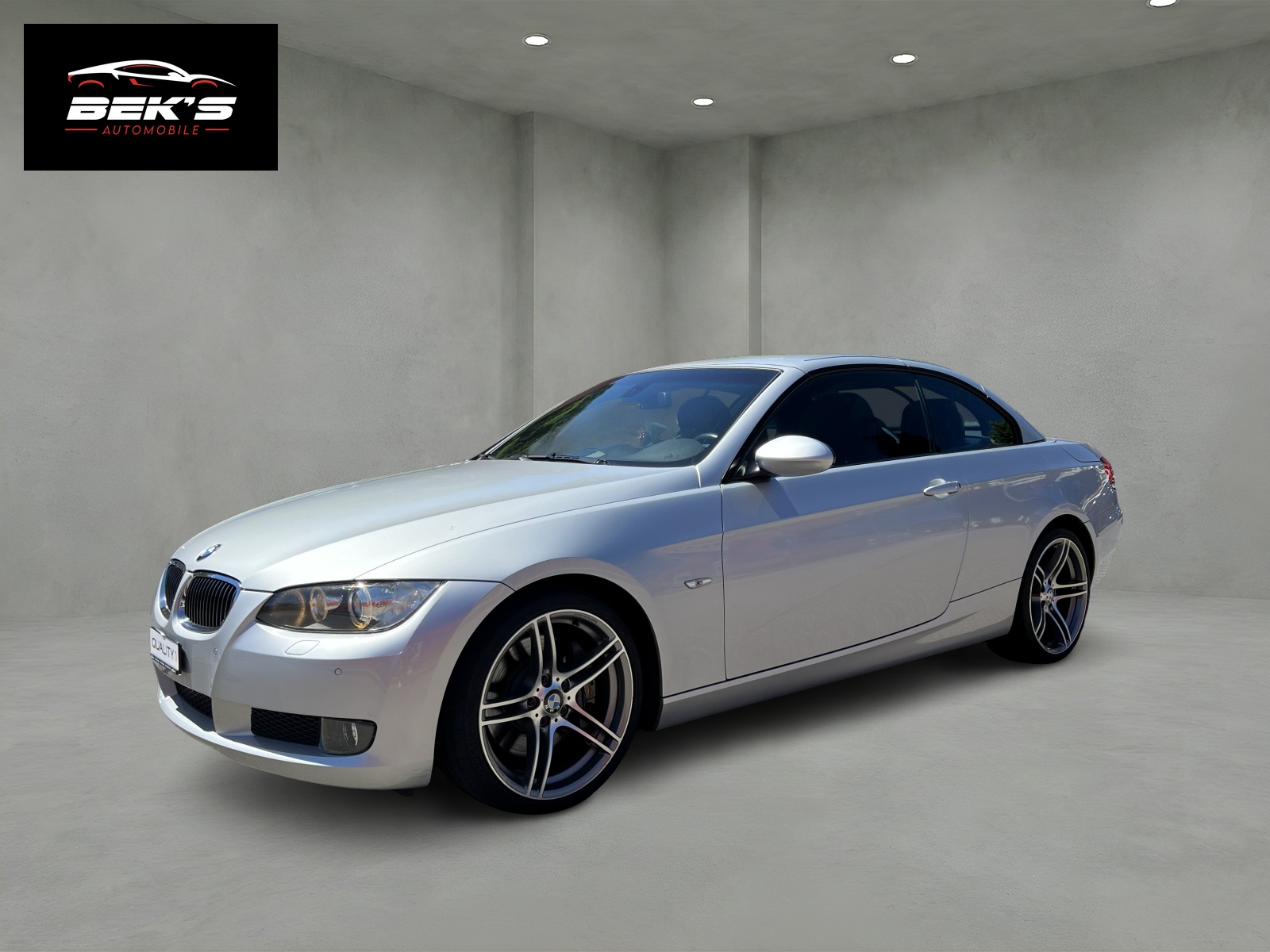 BMW 330i Cabriolet Steptronic-image-24