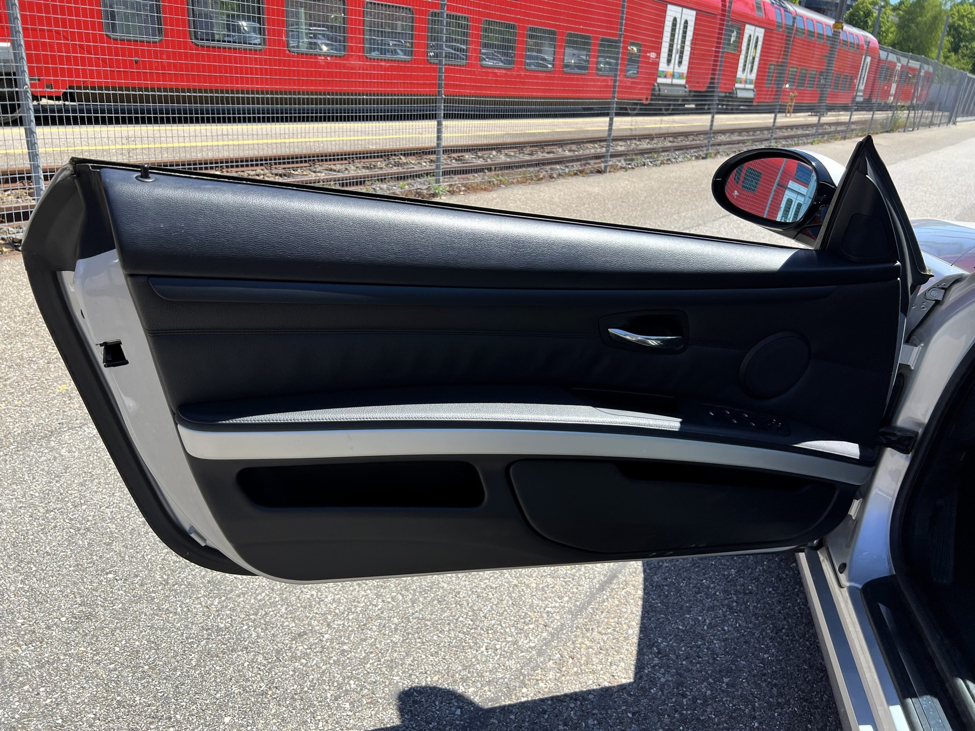 BMW 330i Cabriolet Steptronic-image-18