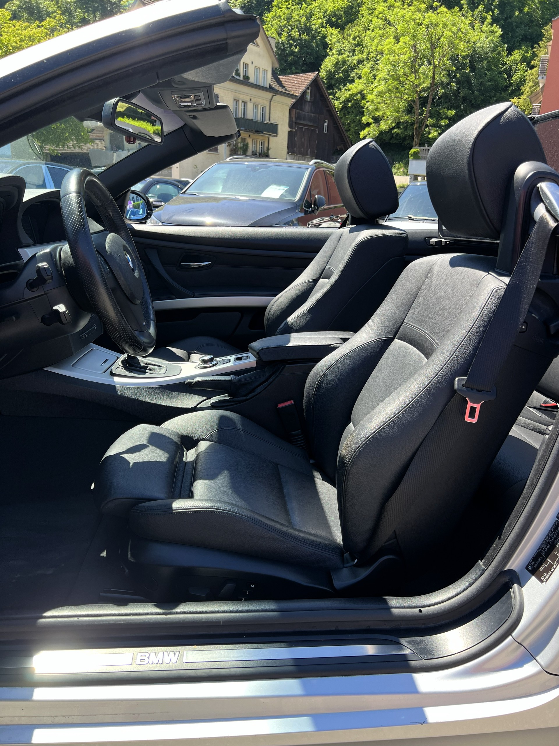 BMW 330i Cabriolet Steptronic-image-17