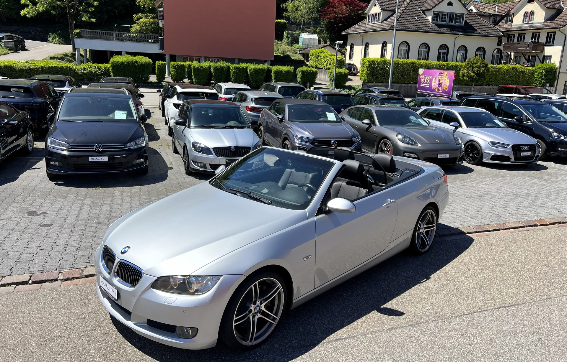 BMW 330i Cabriolet Steptronic-image-11