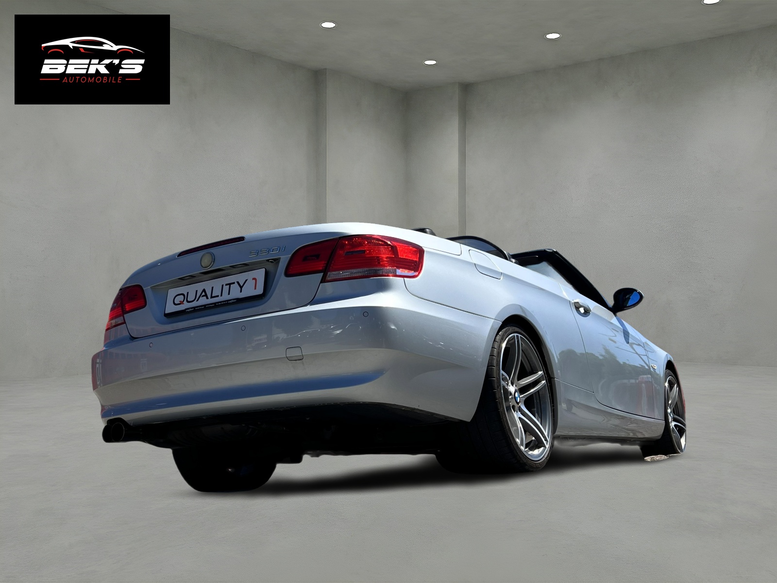 BMW 330i Cabriolet Steptronic-image-10
