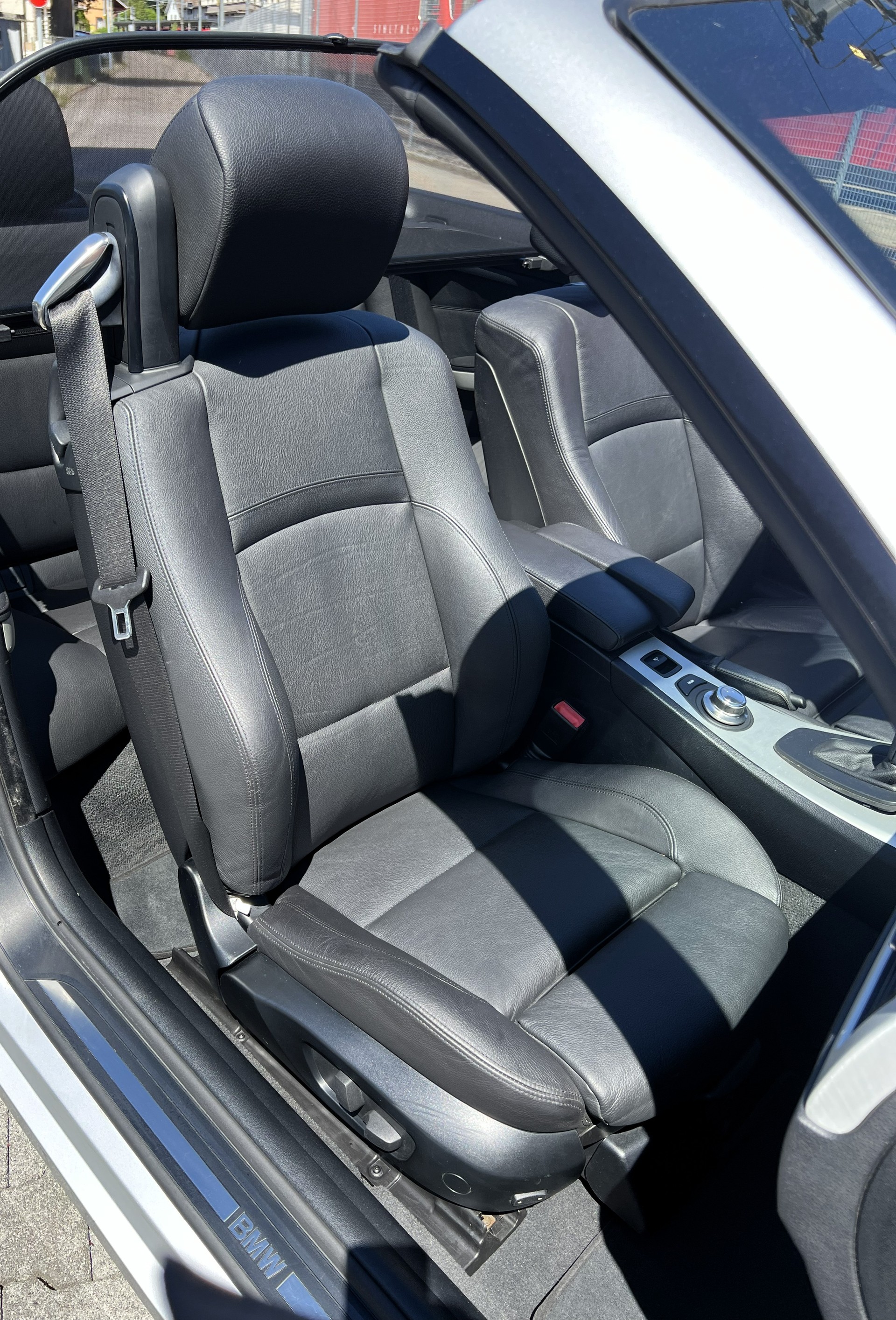 BMW 330i Cabriolet Steptronic-image-14