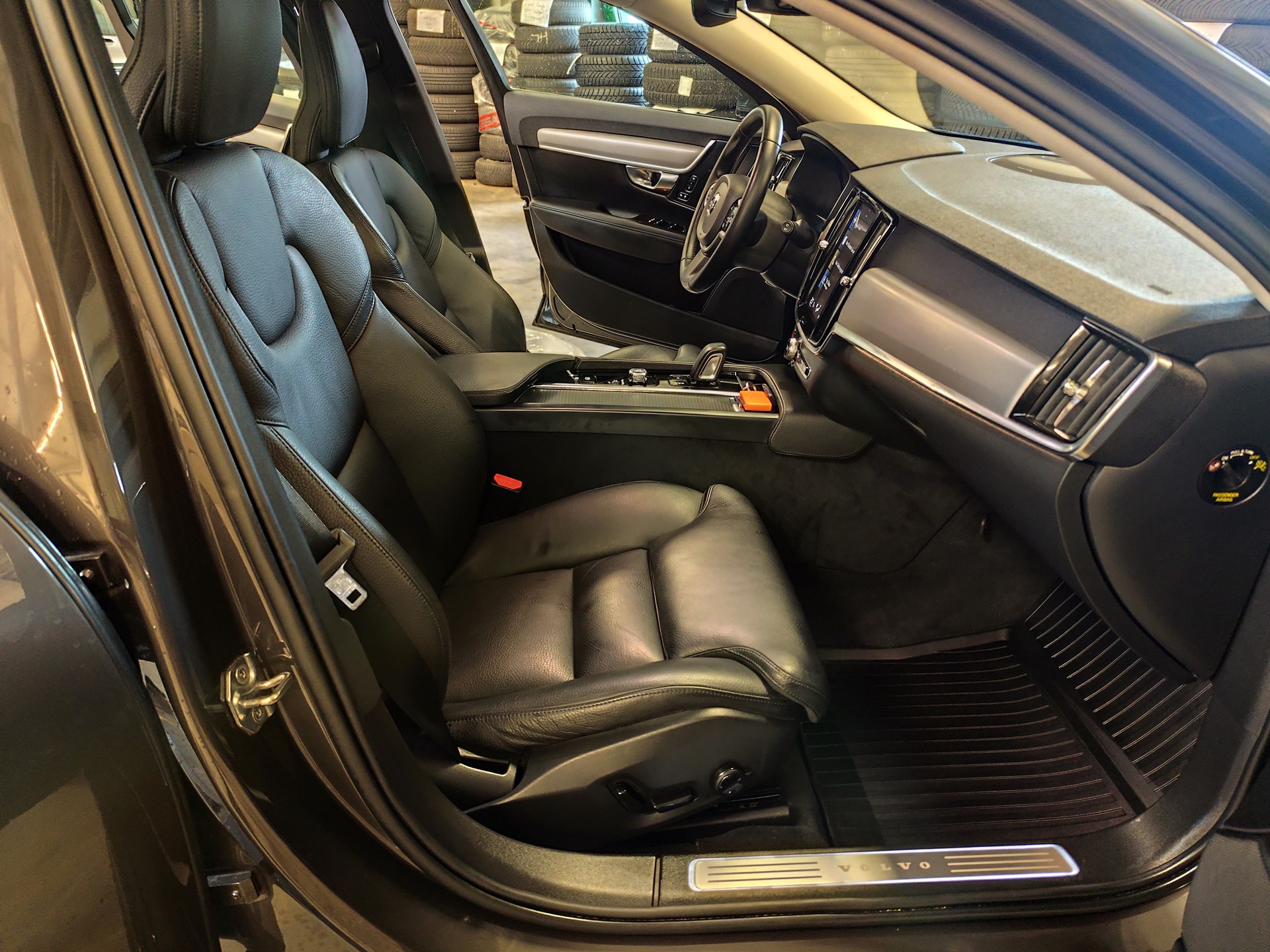 VOLVO V90 B4 Benzin Mild Hybrid Momentum Geartronic-image-6
