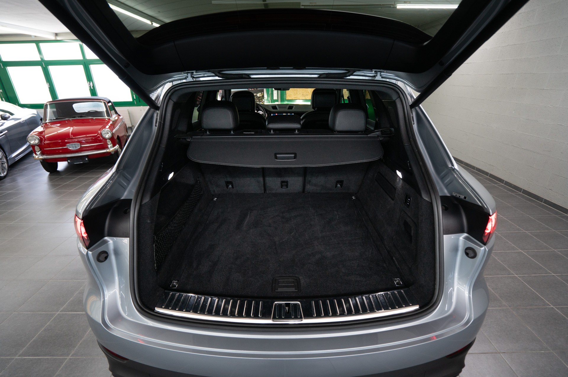 PORSCHE Cayenne S-image-8