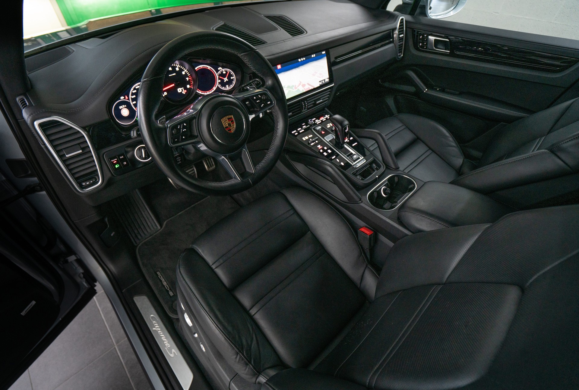 PORSCHE Cayenne S-image-9