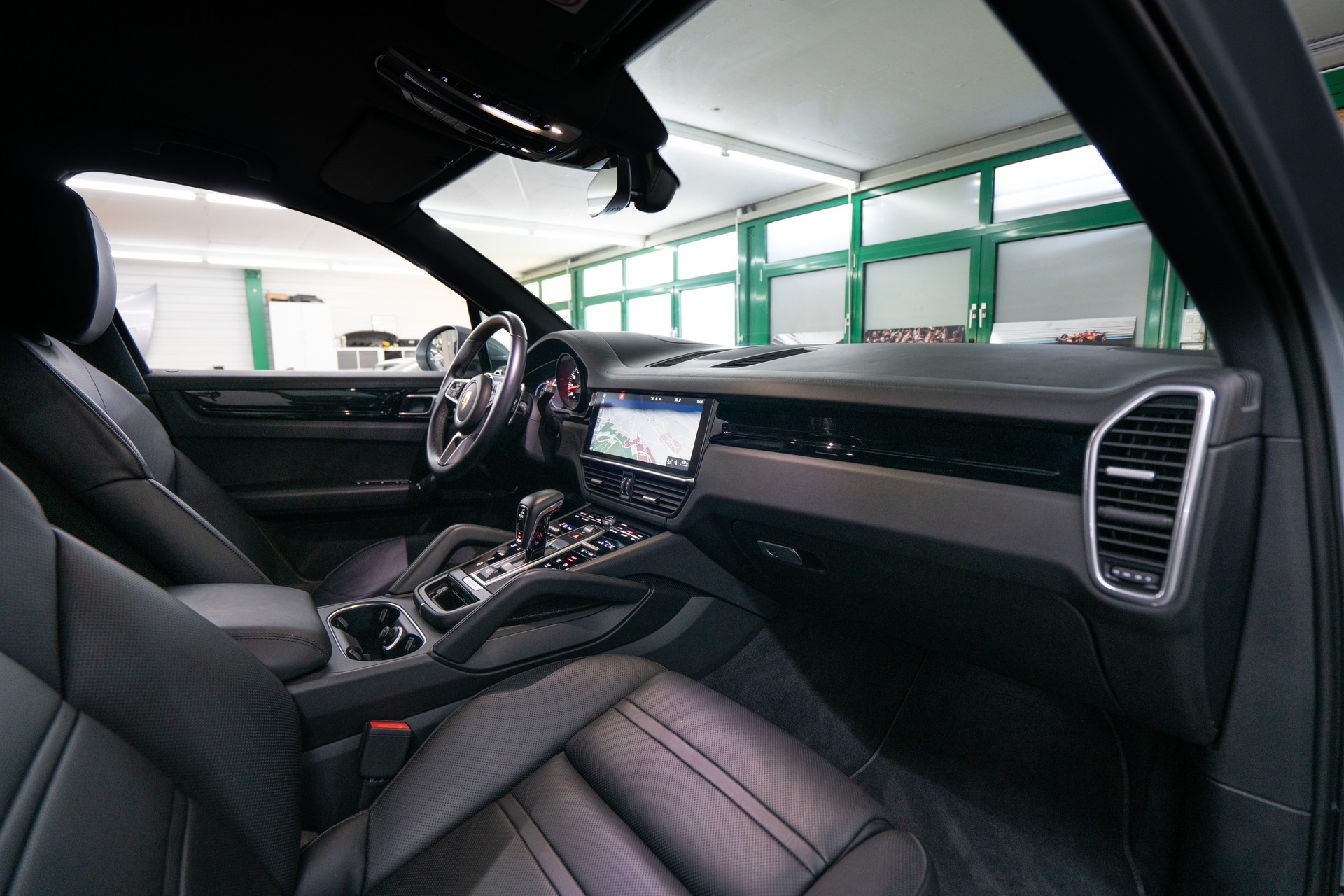 PORSCHE Cayenne S-image-10