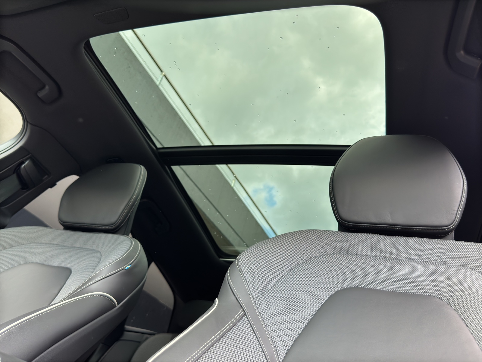 VOLVO XC60 T6 eAWD PluginHybrid Xcentric Geartronic-image-14