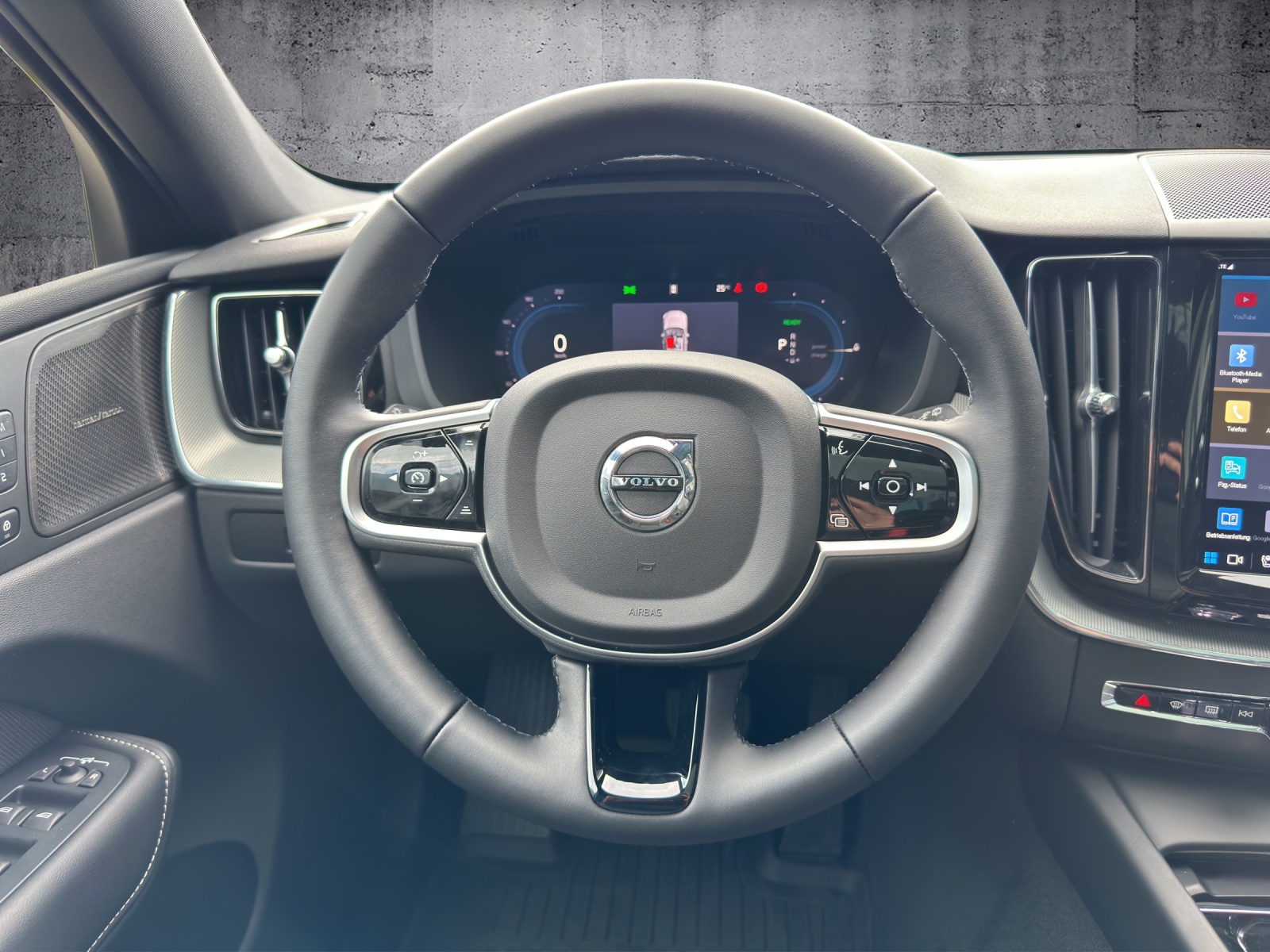 VOLVO XC60 T6 eAWD PluginHybrid Xcentric Geartronic-image-10