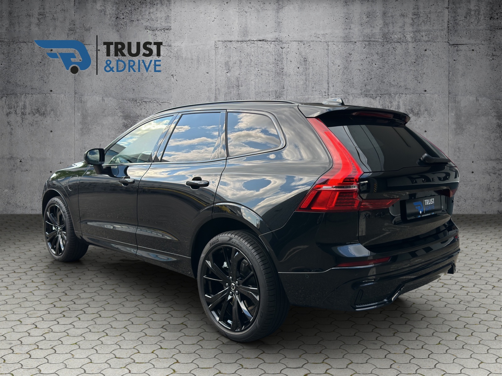 VOLVO XC60 T6 eAWD PluginHybrid Xcentric Geartronic-image-3